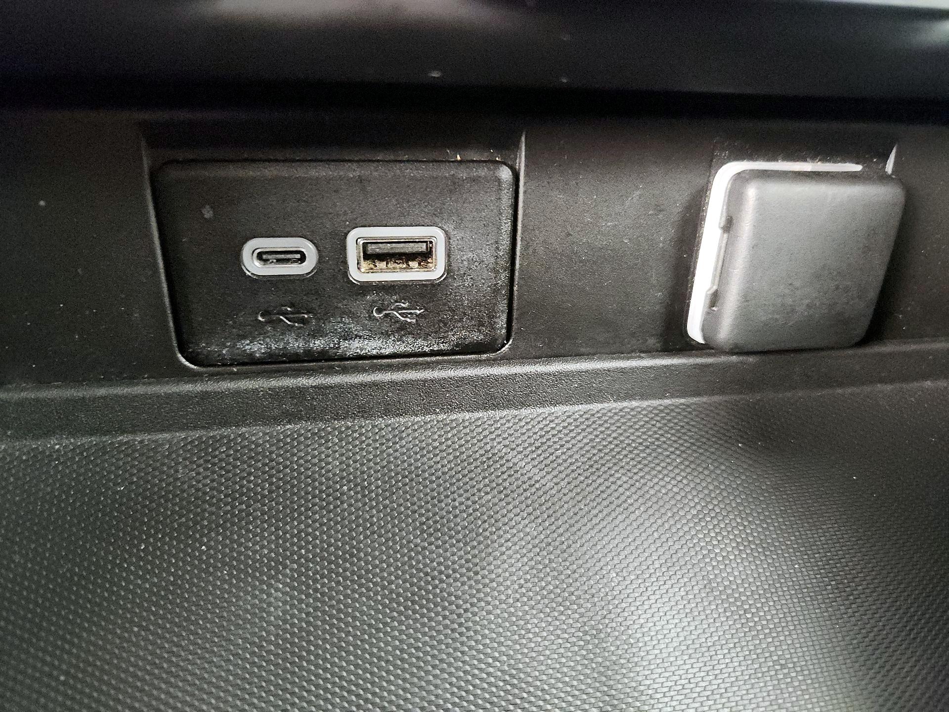 Thumbnail: 2023 Chevrolet Suburban - 18