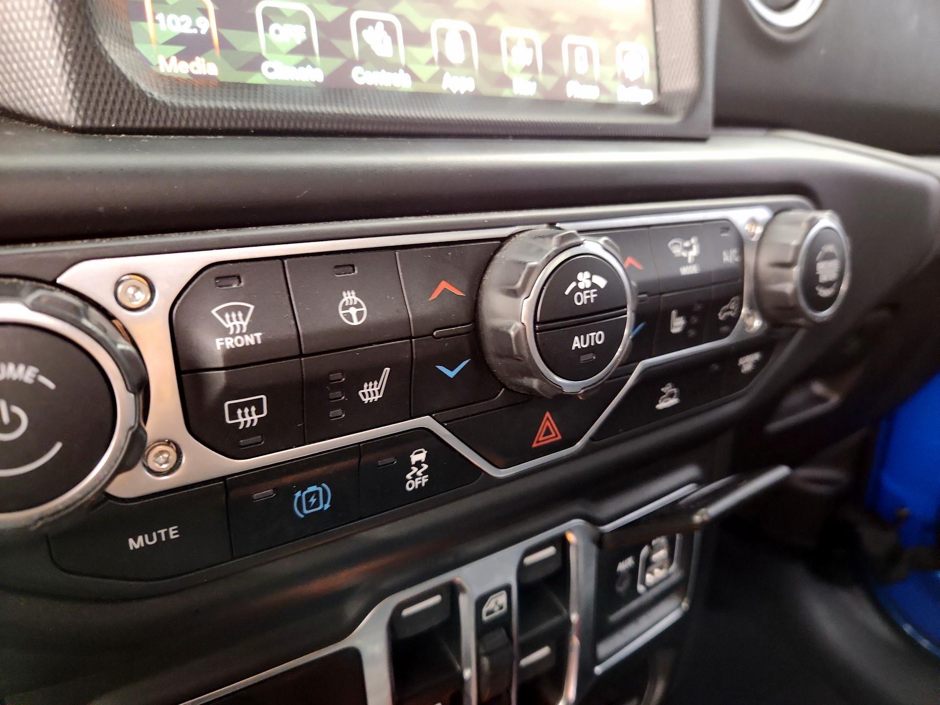 Thumbnail: 2023 Jeep Wrangler - 17