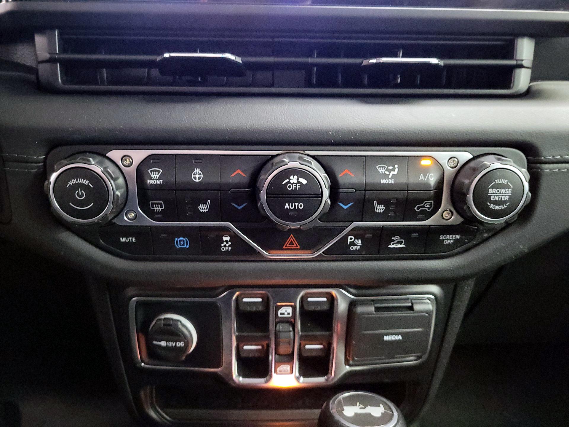 Thumbnail: 2024 Jeep Wrangler - 17