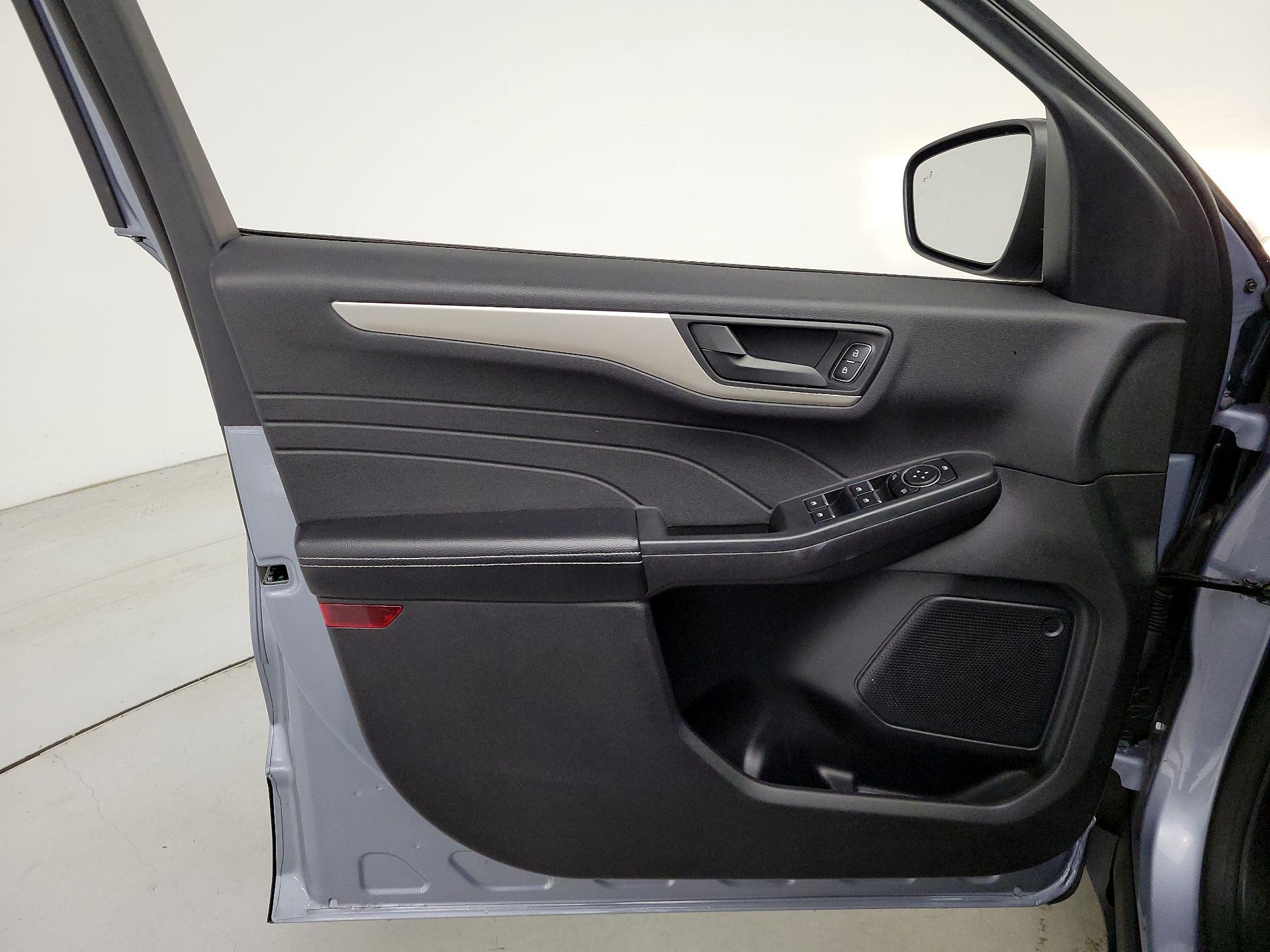 Thumbnail: 2022 Ford Escape - 12