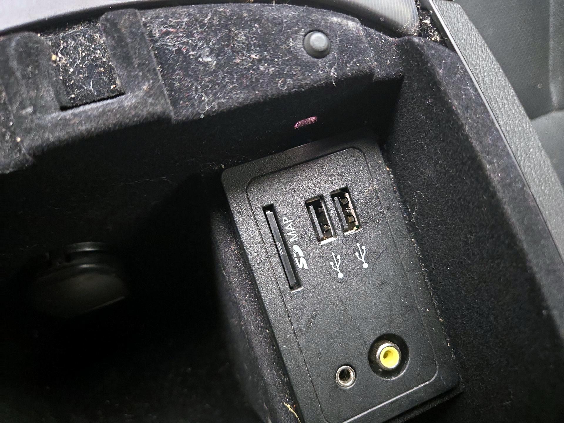 Thumbnail: 2017 INFINITI Q60 - 19