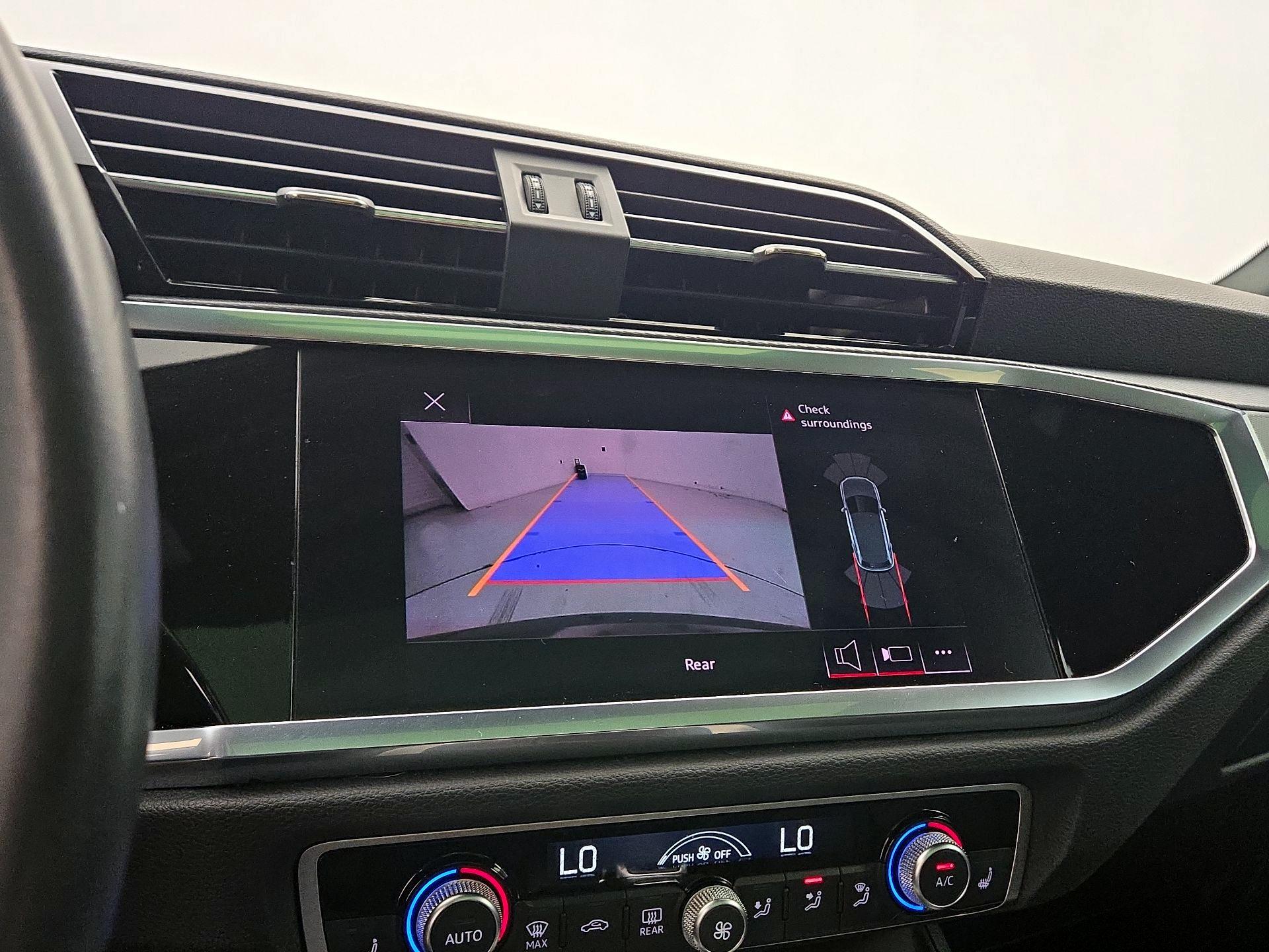 Thumbnail: 2022 Audi Q3 - 14