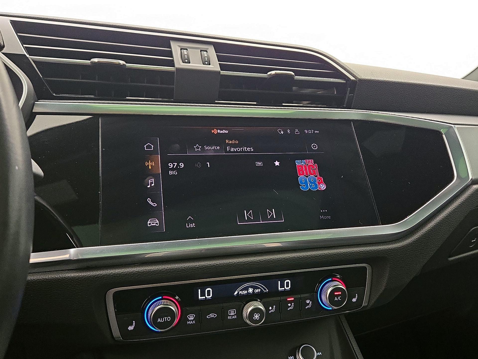 Thumbnail: 2022 Audi Q3 - 15