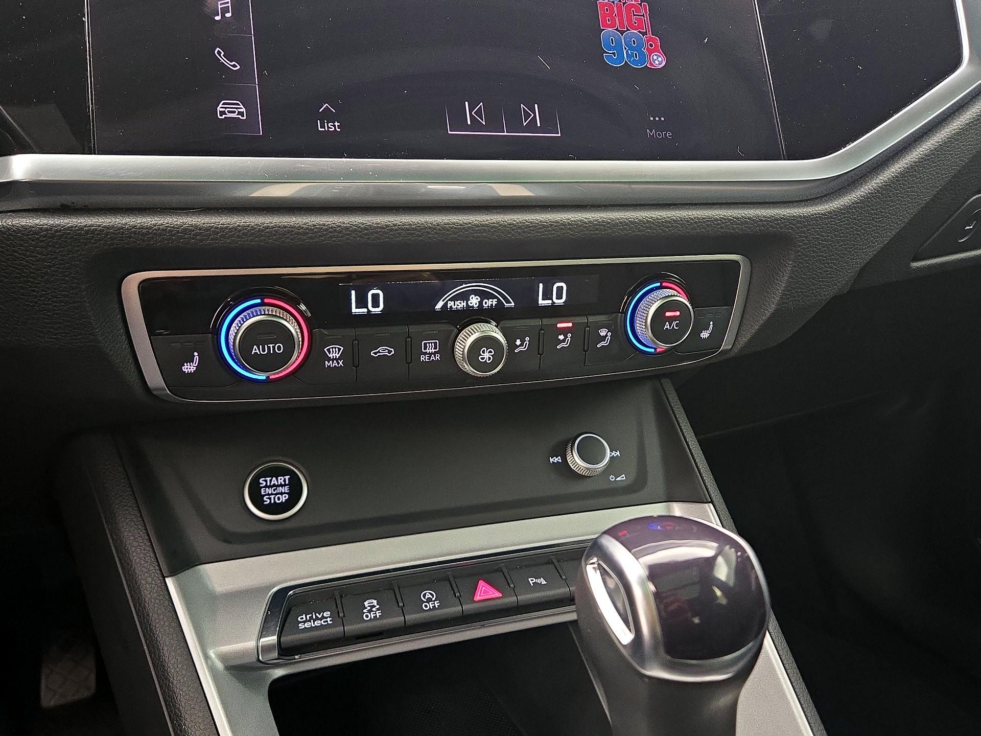 Thumbnail: 2022 Audi Q3 - 16