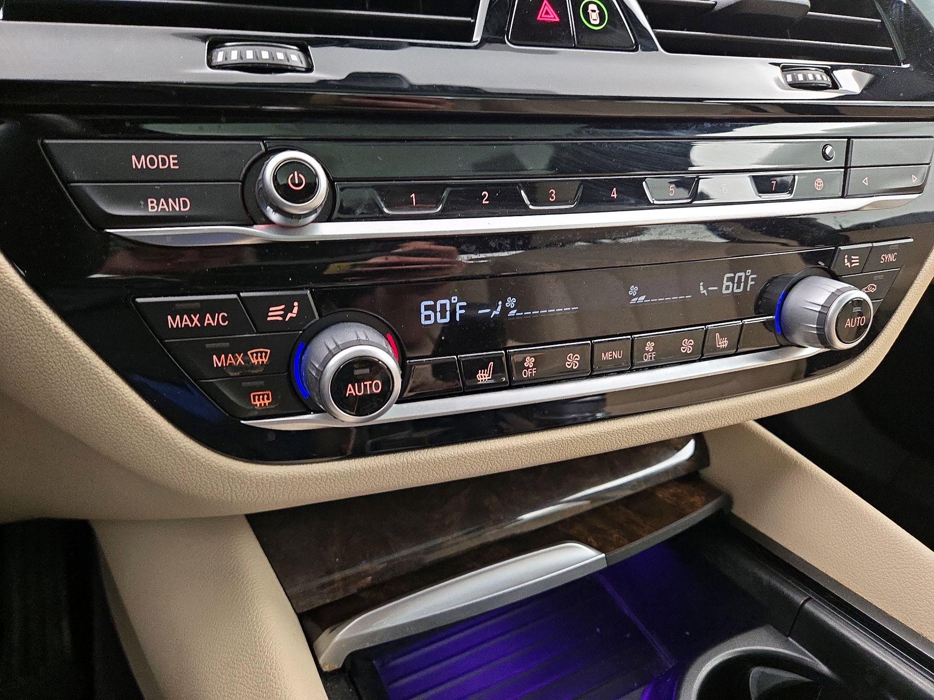 Thumbnail: 2020 BMW 5 Series - 17