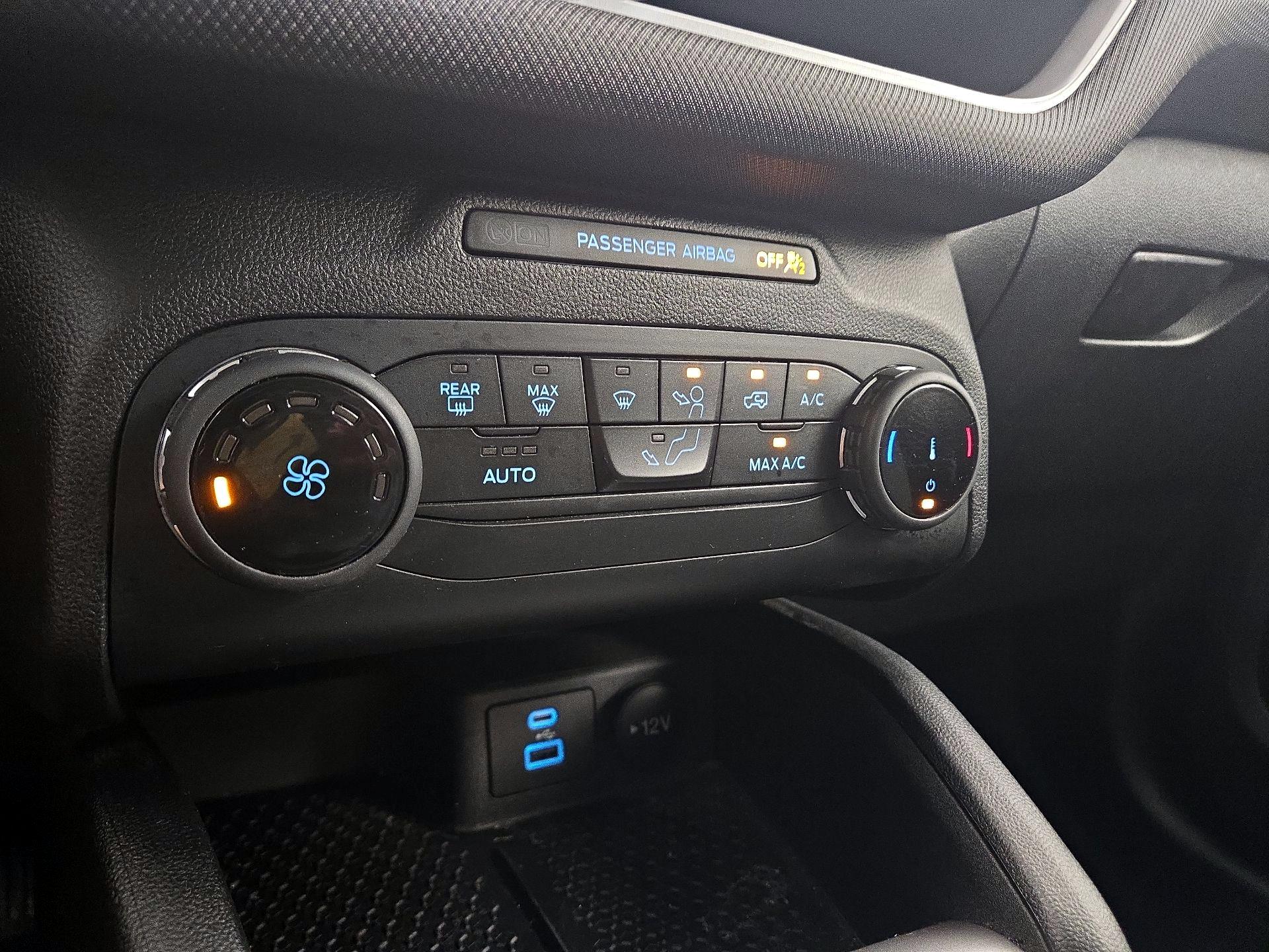 Thumbnail: 2022 Ford Bronco Sport - 16