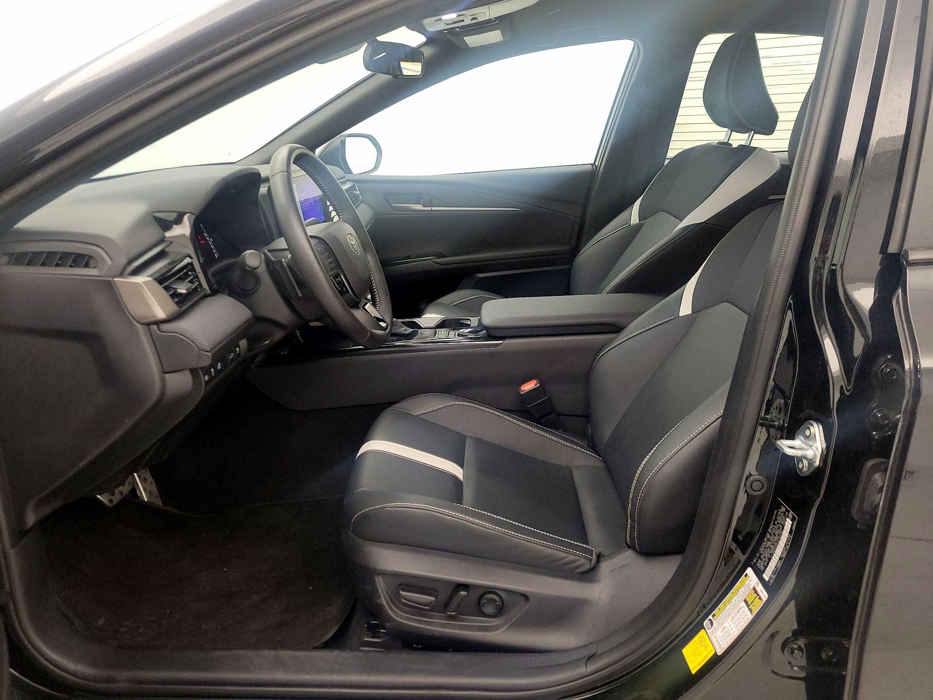 Thumbnail: 2025 Toyota Camry - 11