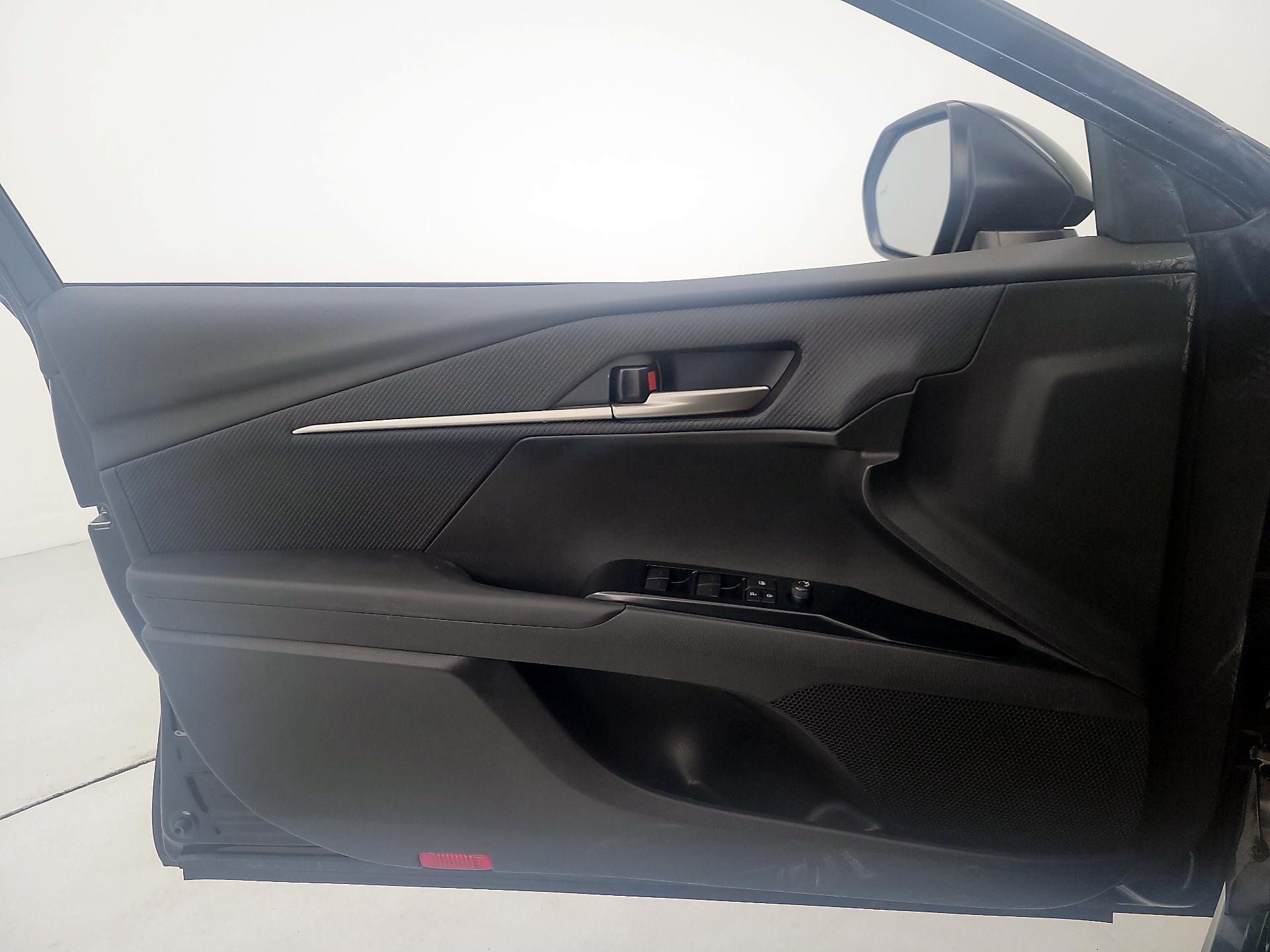 Thumbnail: 2025 Toyota Camry - 12