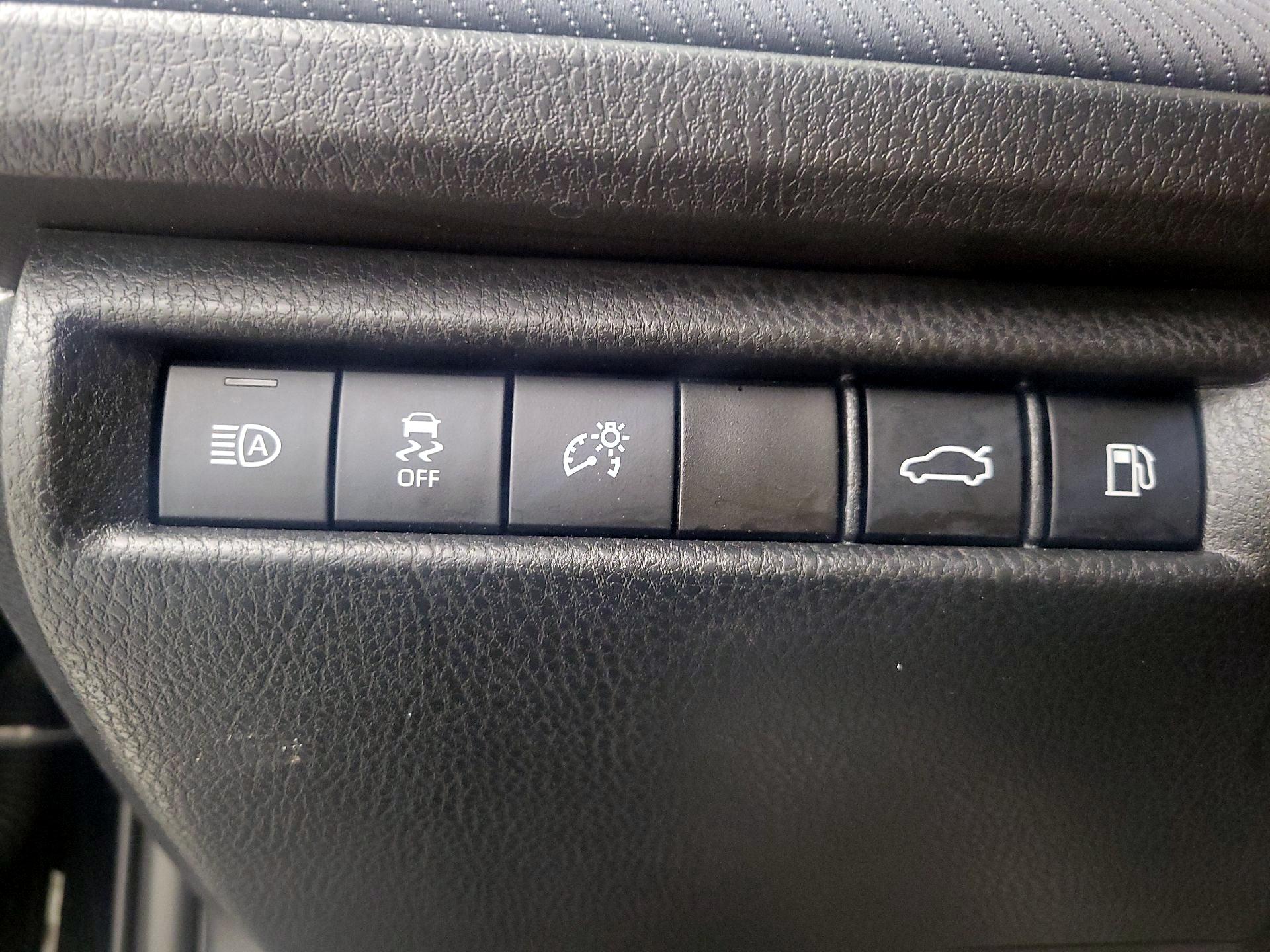 Thumbnail: 2025 Toyota Camry - 13