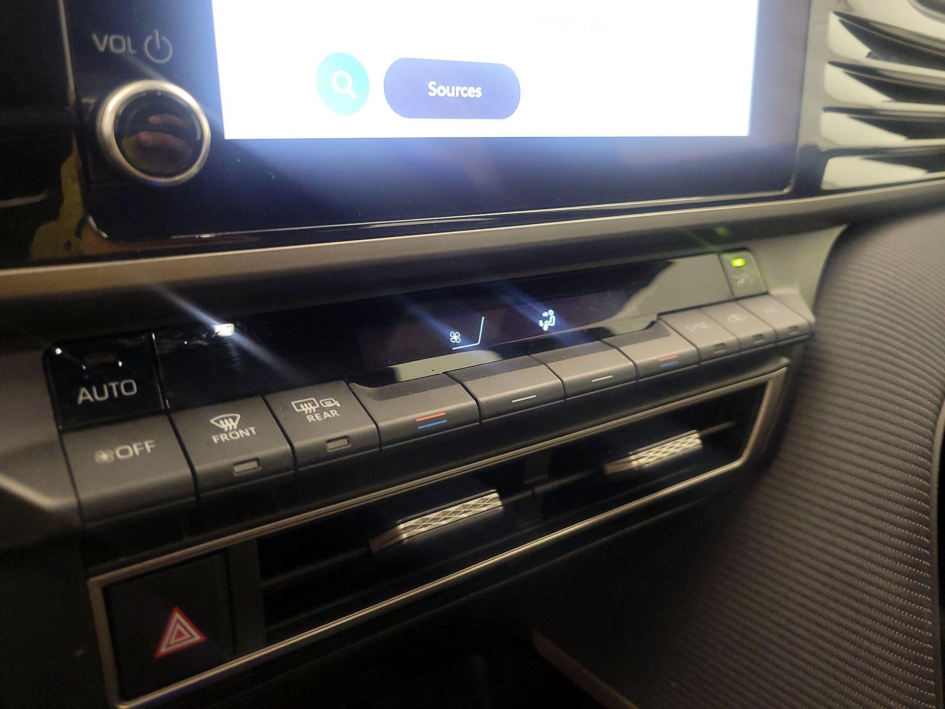 Thumbnail: 2025 Toyota Camry - 16