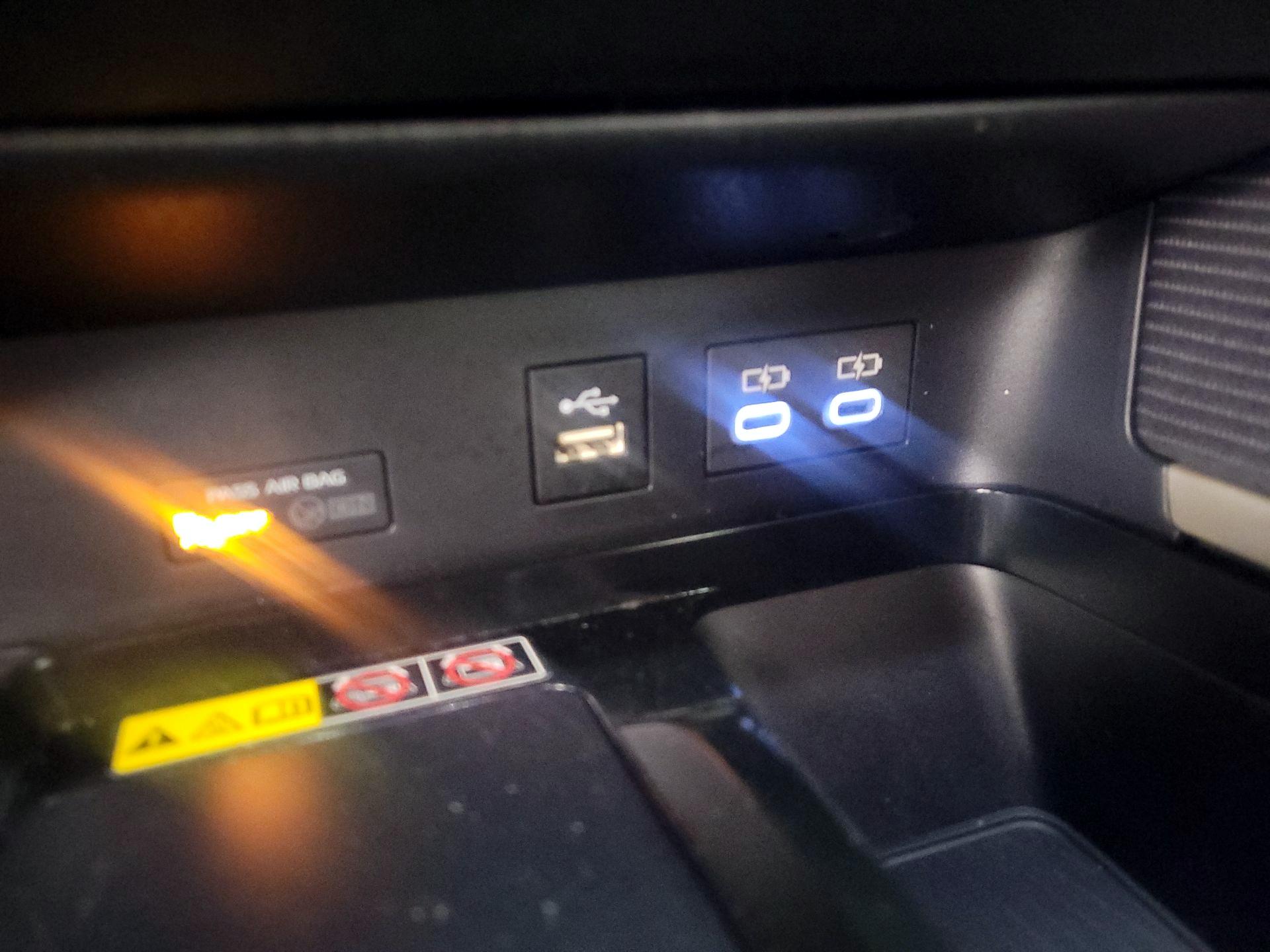 Thumbnail: 2025 Toyota Camry - 18