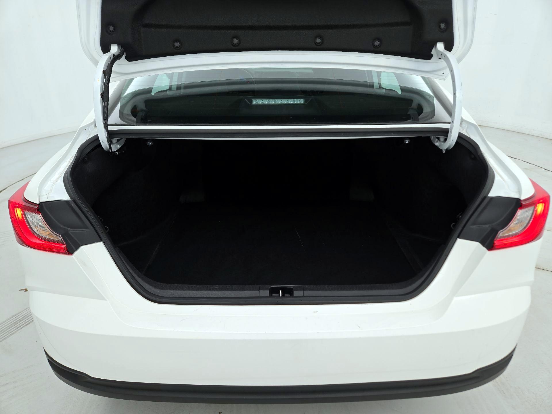 Thumbnail: 2025 Toyota Camry - 20