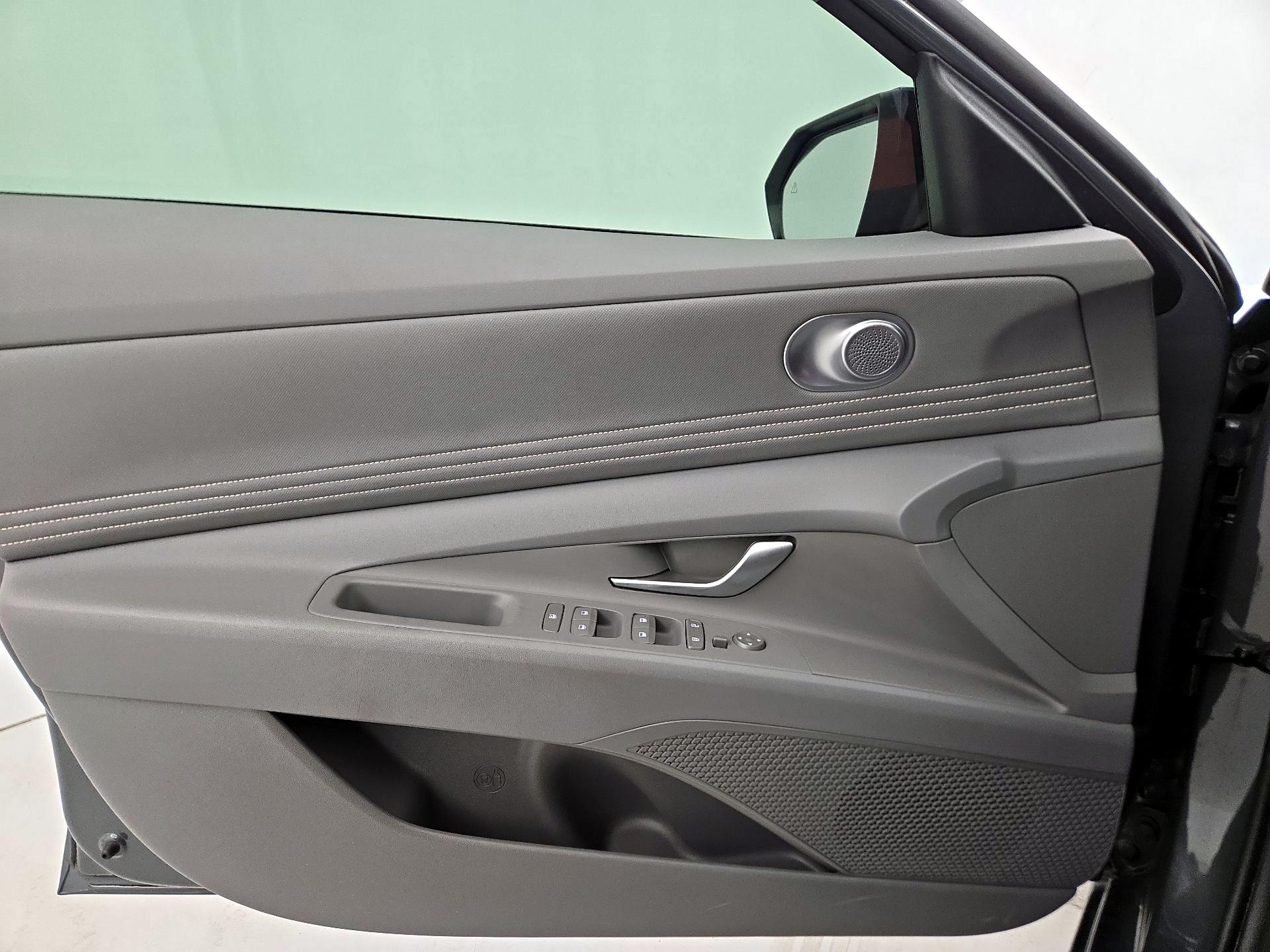 Thumbnail: 2025 Hyundai Elantra - 12