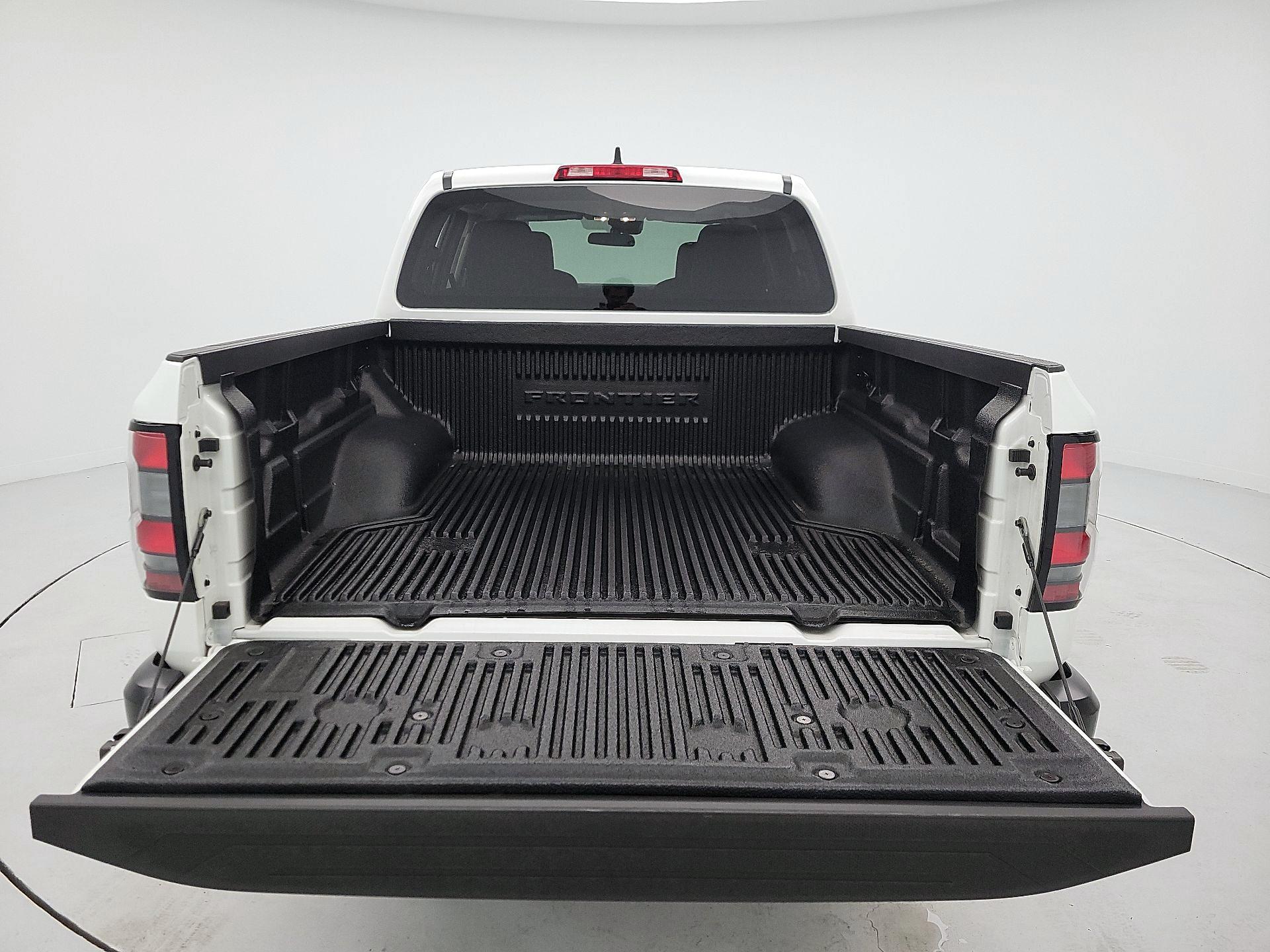 Thumbnail: 2024 Nissan Frontier - 20