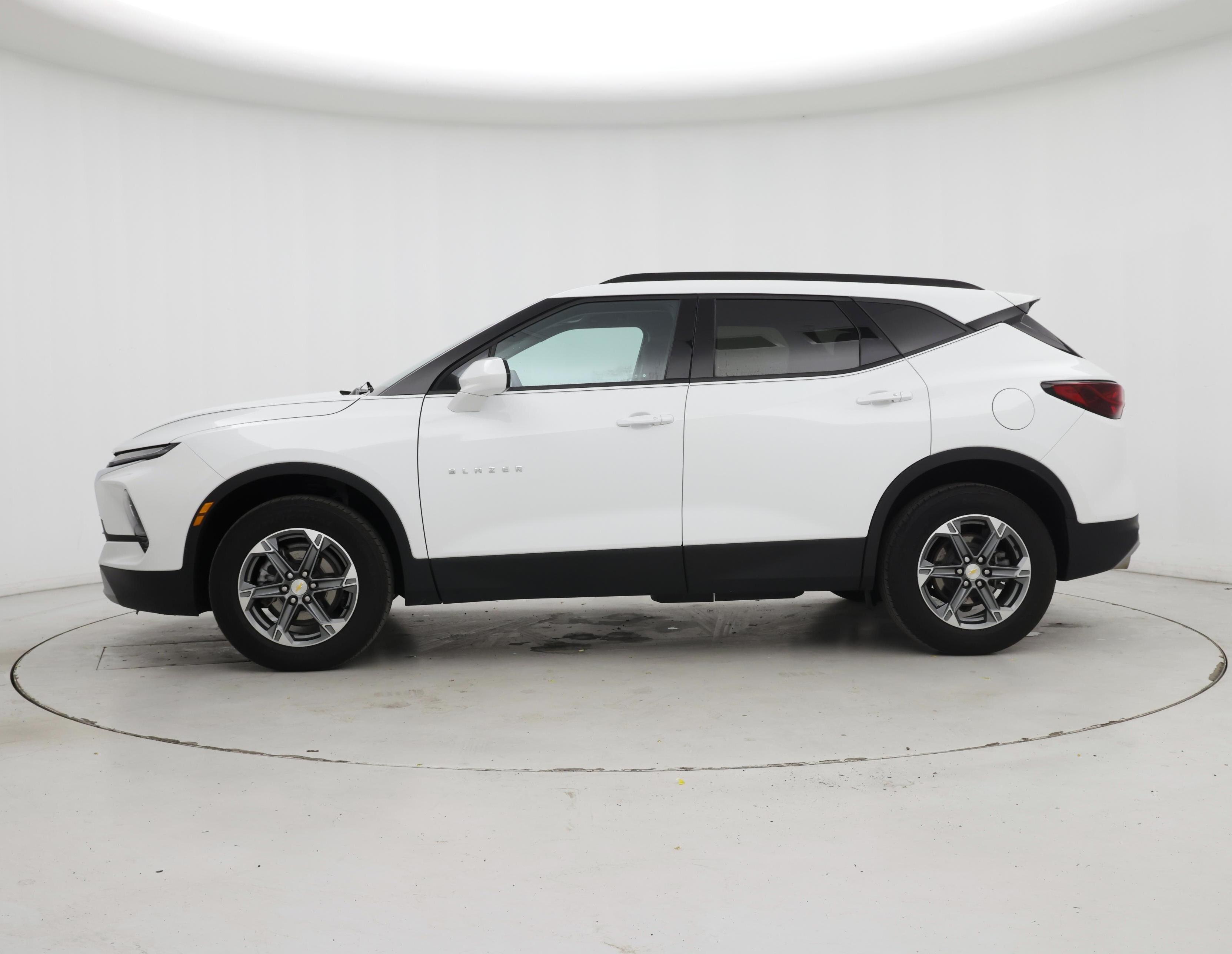 Thumbnail: 2023 Chevrolet Blazer - 3