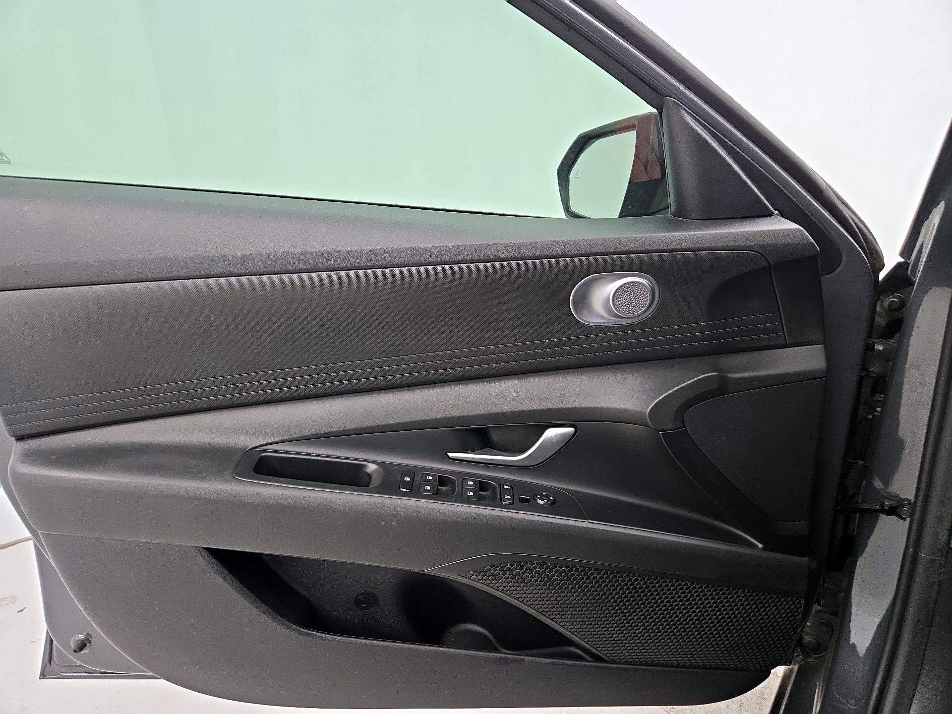 Thumbnail: 2023 Hyundai Elantra - 12