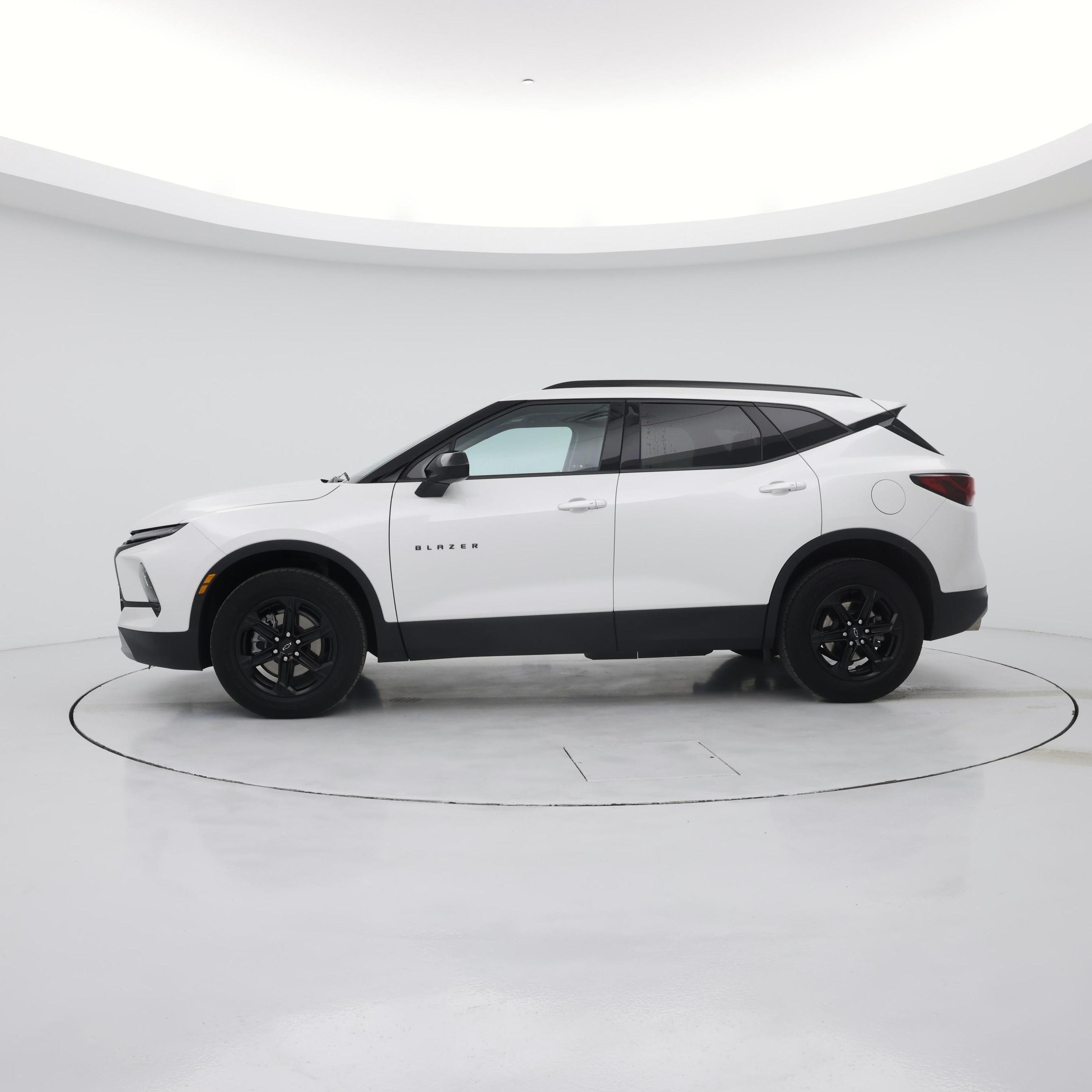 Thumbnail: 2023 Chevrolet Blazer - 3