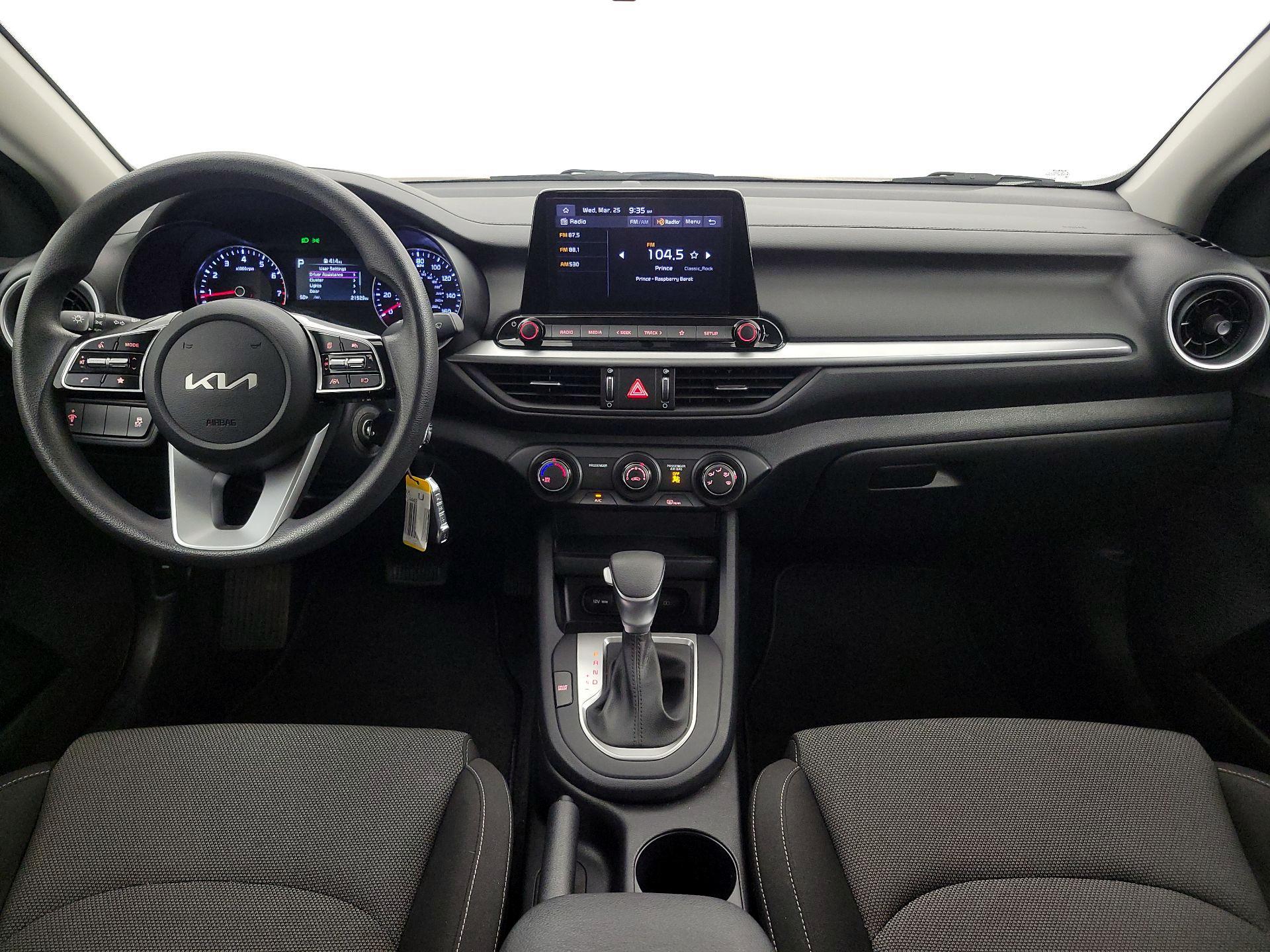 Thumbnail: 2024 Kia Forte - 9