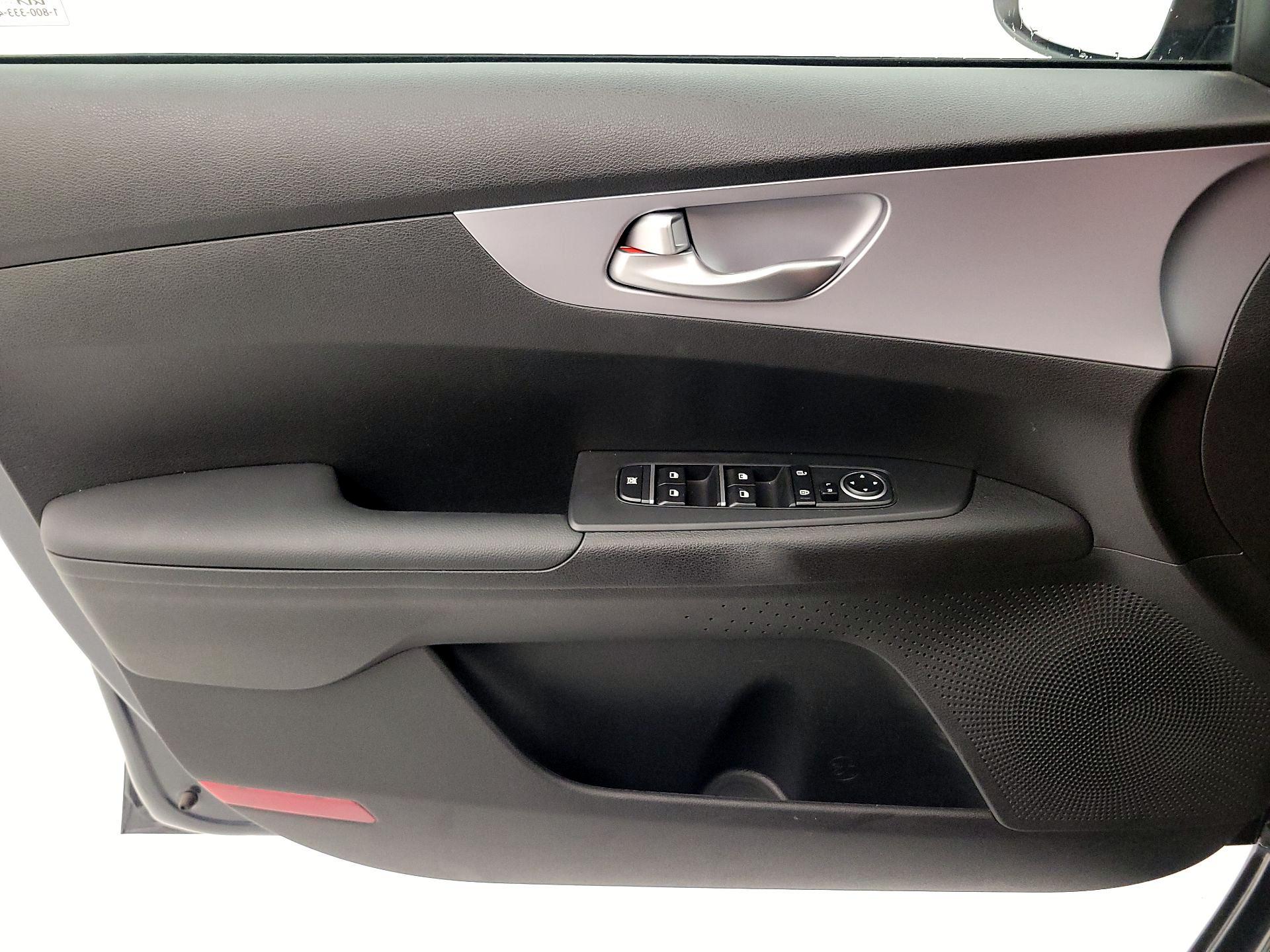 Thumbnail: 2024 Kia Forte - 12