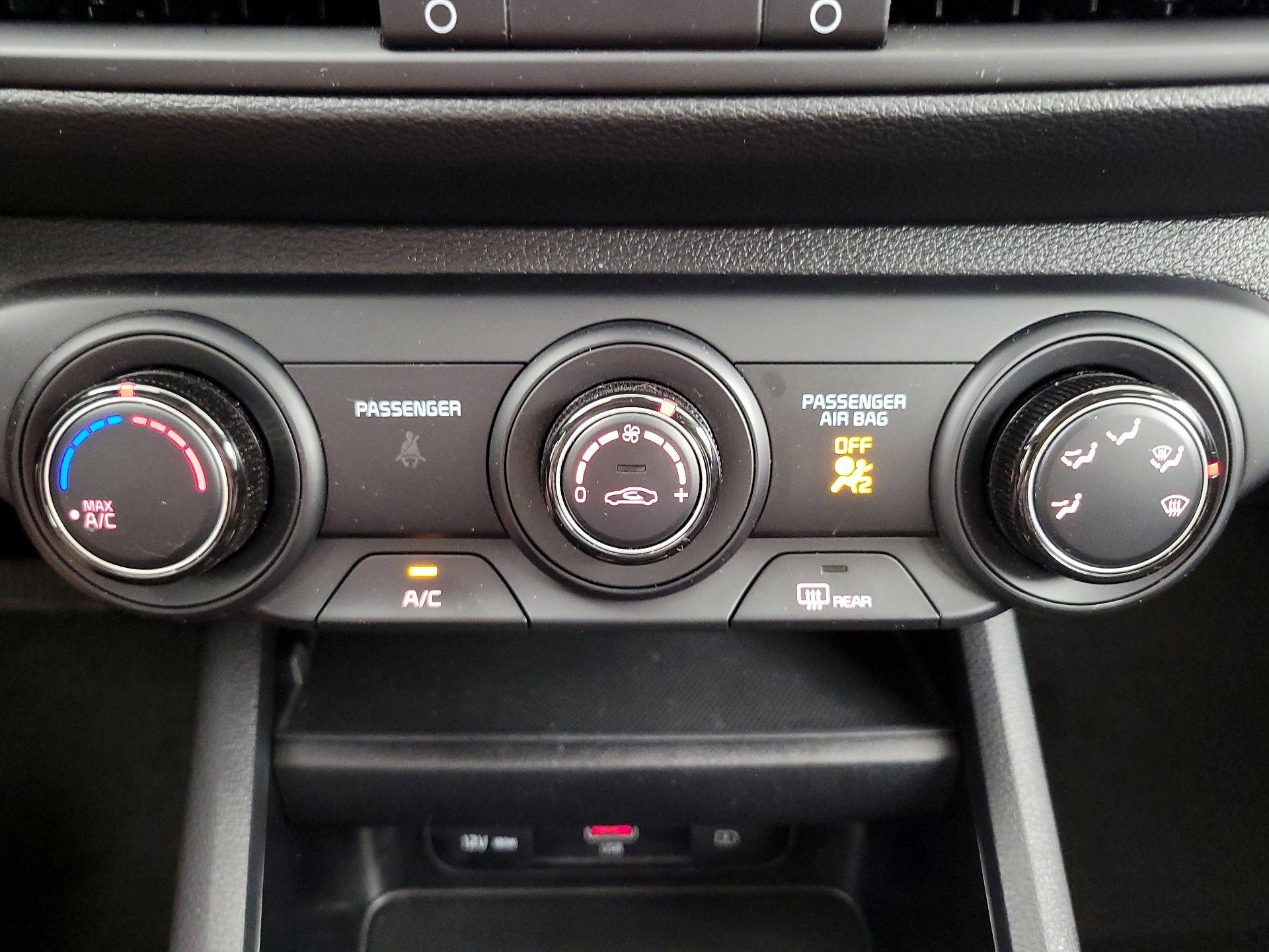 Thumbnail: 2024 Kia Forte - 16