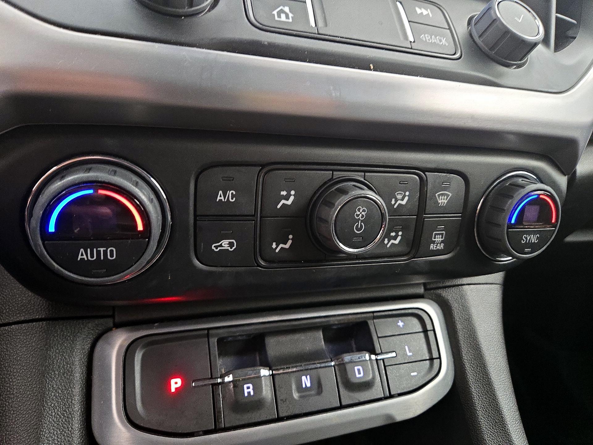 Thumbnail: 2023 GMC Acadia - 16