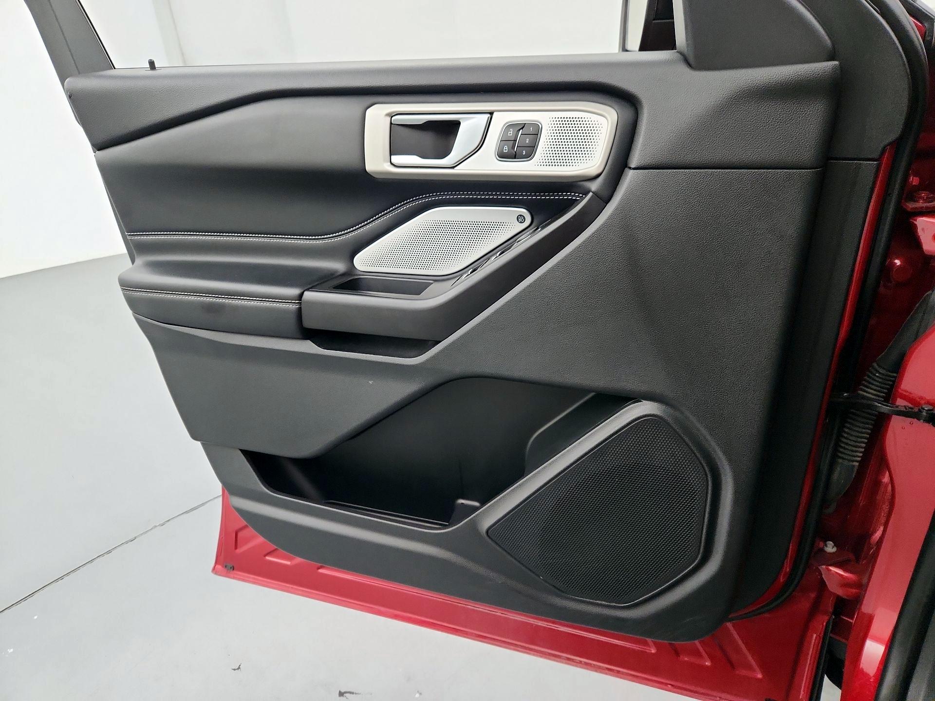 Thumbnail: 2020 Ford Explorer - 12