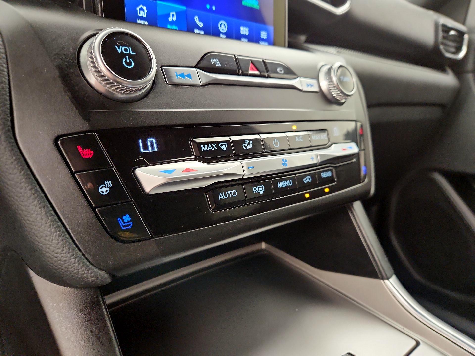 Thumbnail: 2020 Ford Explorer - 16