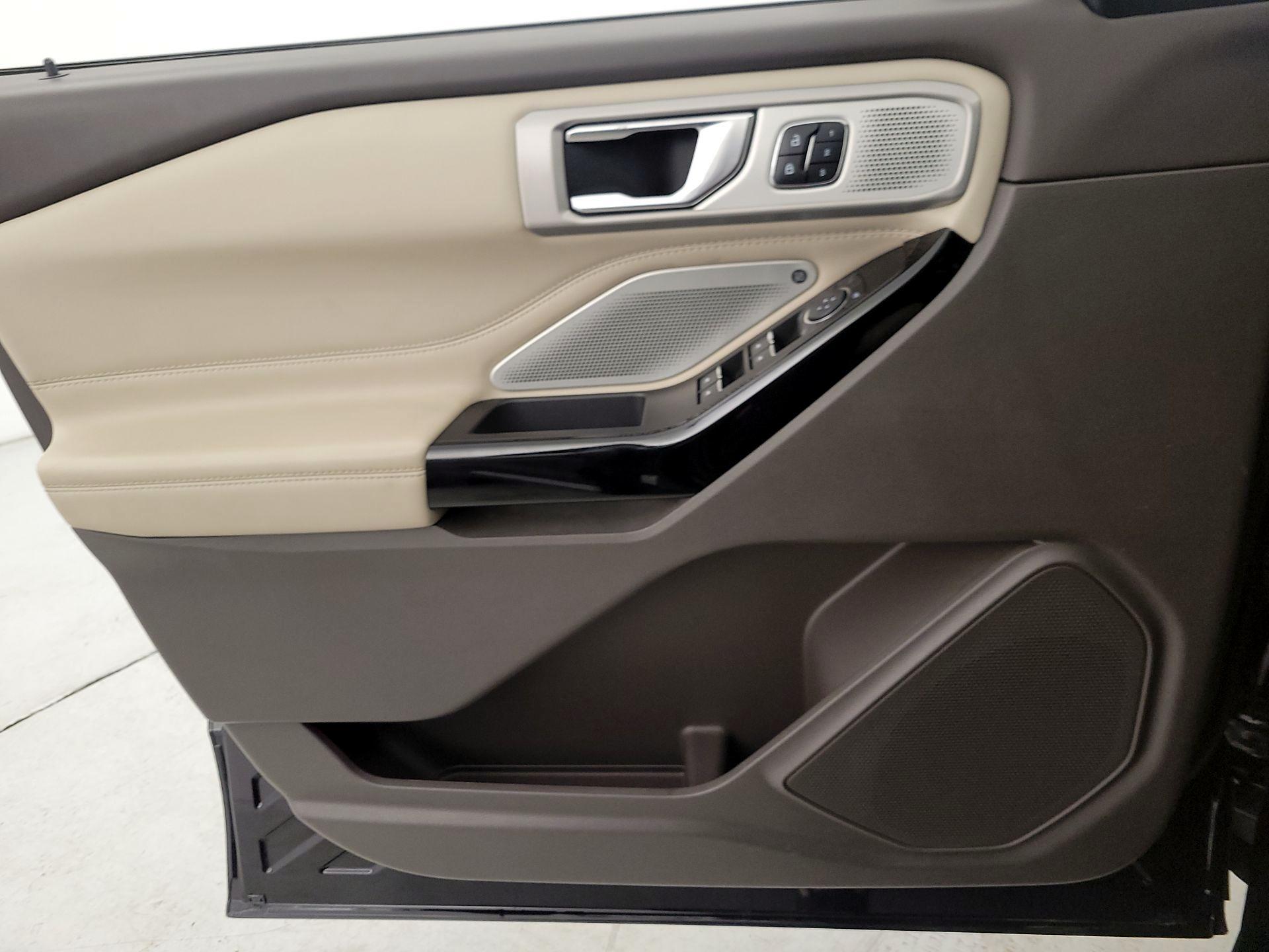 Thumbnail: 2022 Ford Explorer - 12
