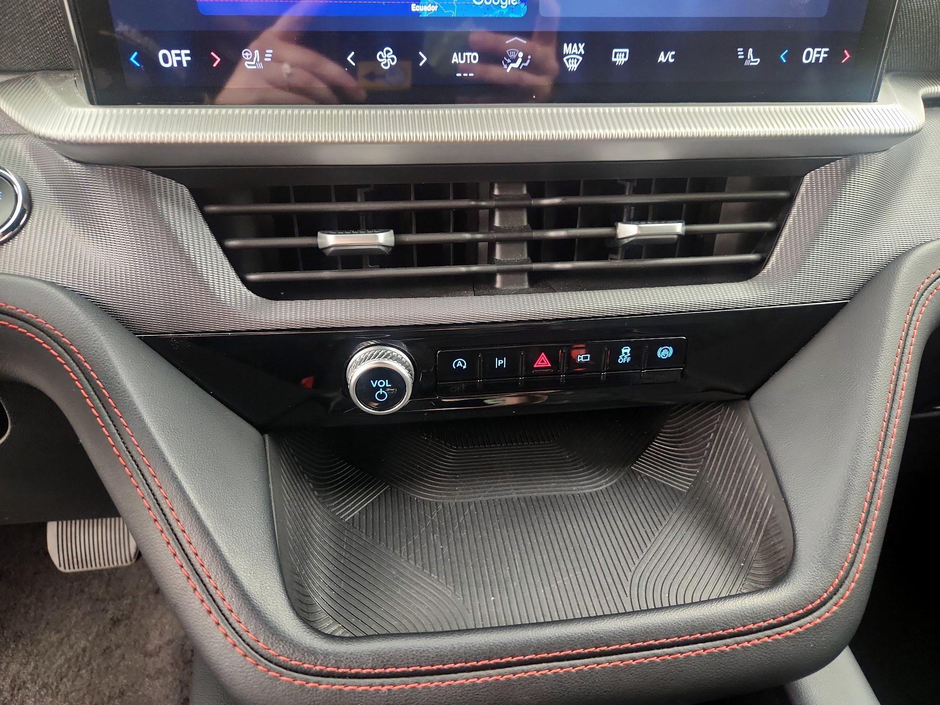 Thumbnail: 2025 Ford Explorer - 17