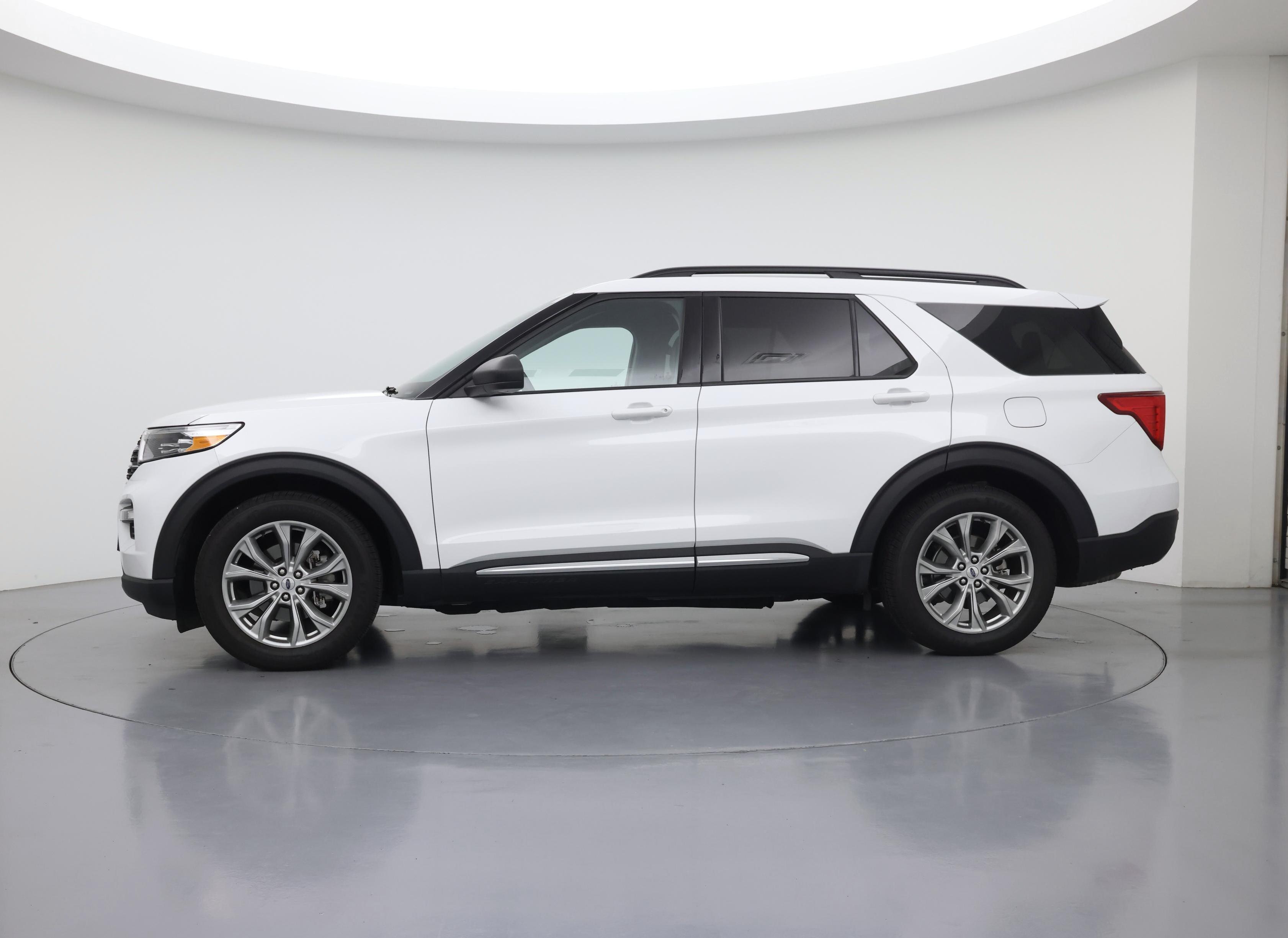 Thumbnail: 2023 Ford Explorer - 3