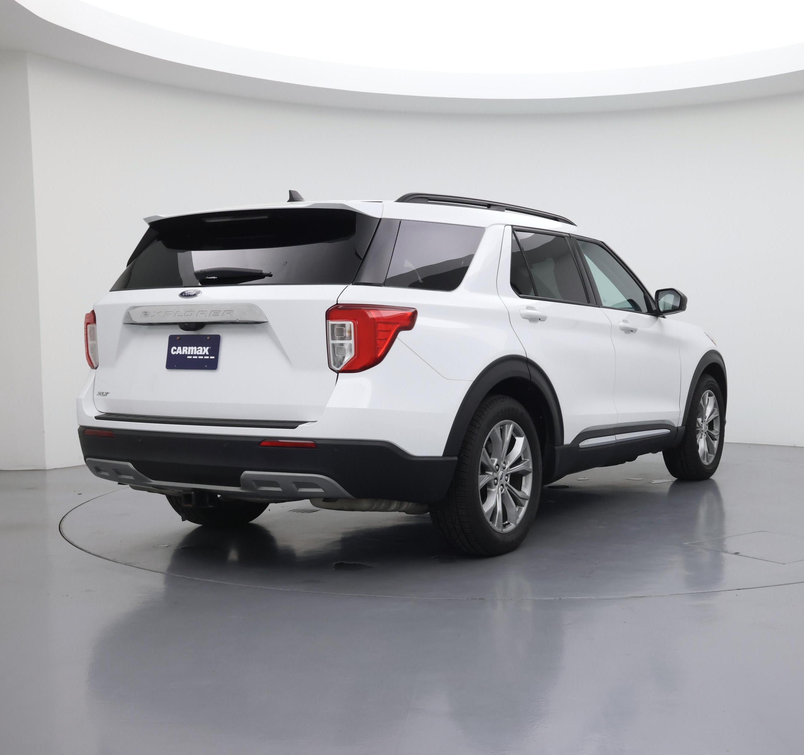 Thumbnail: 2023 Ford Explorer - 8