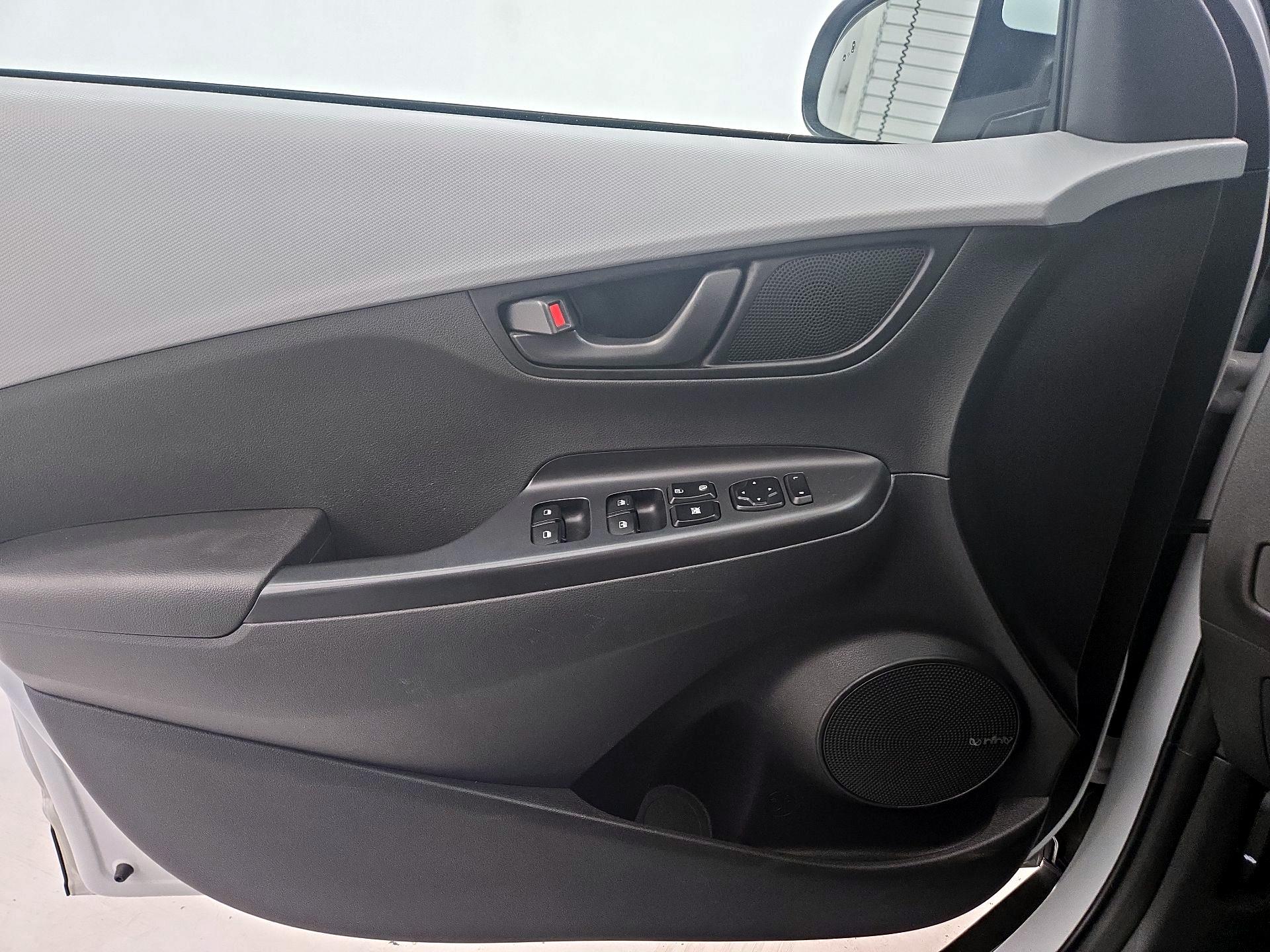 Thumbnail: 2020 Hyundai Kona - 12