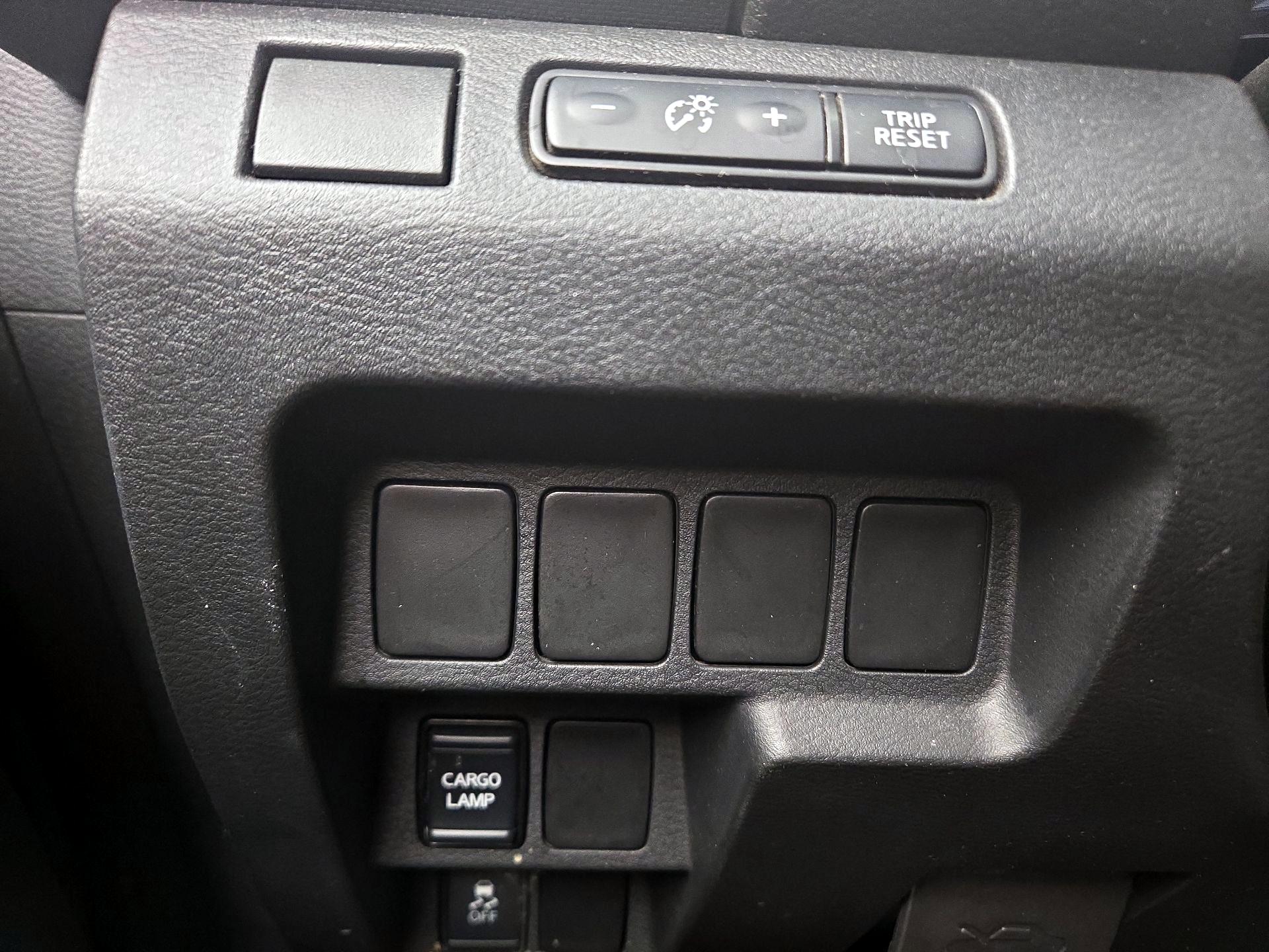 Thumbnail: 2022 Nissan Frontier - 13