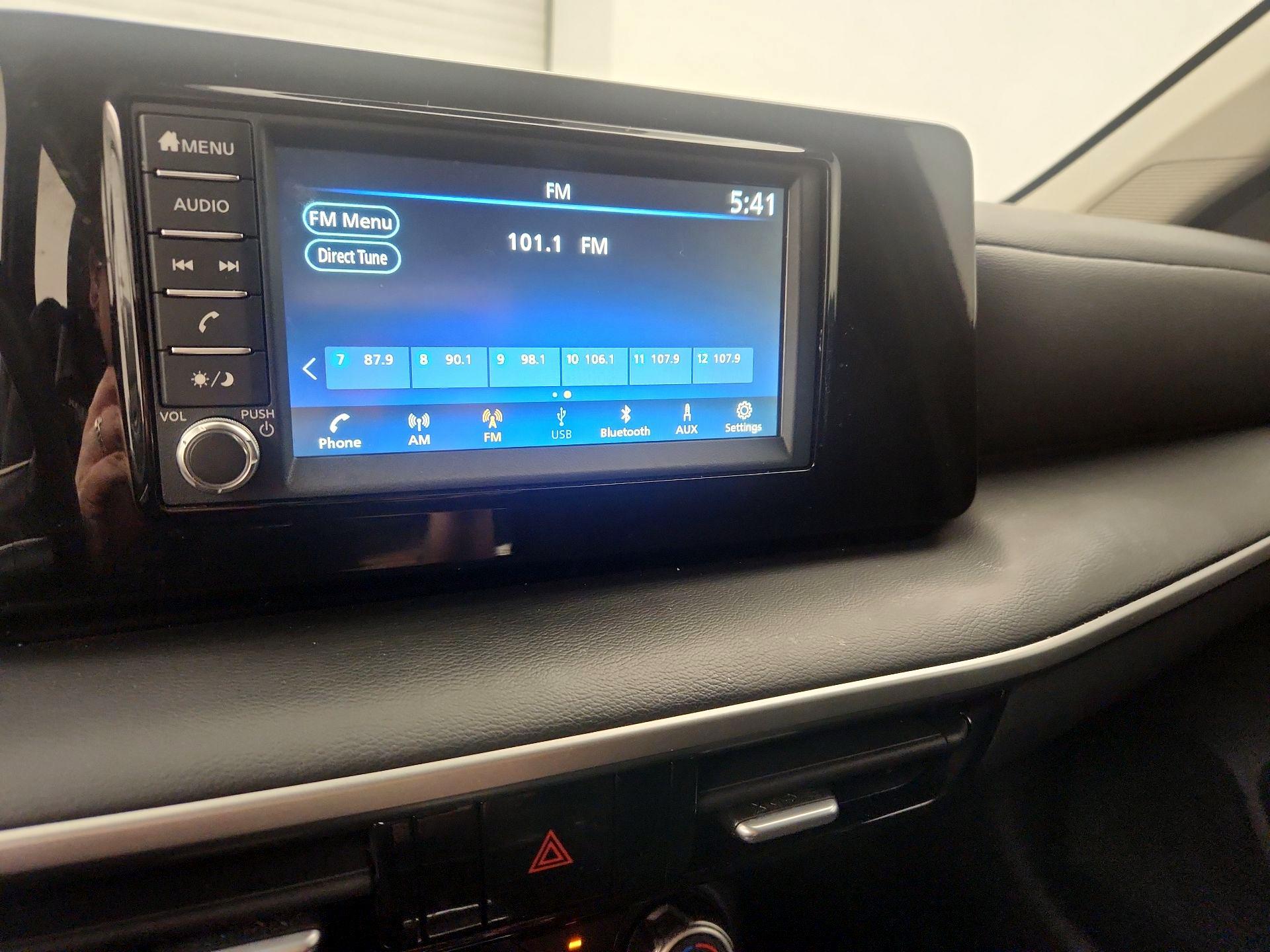 Thumbnail: 2025 Nissan Kicks - 15