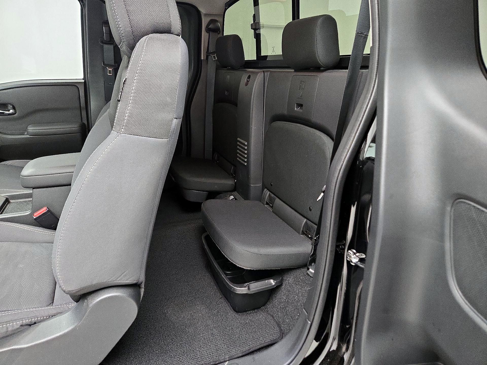 Thumbnail: 2024 Nissan Frontier - 19