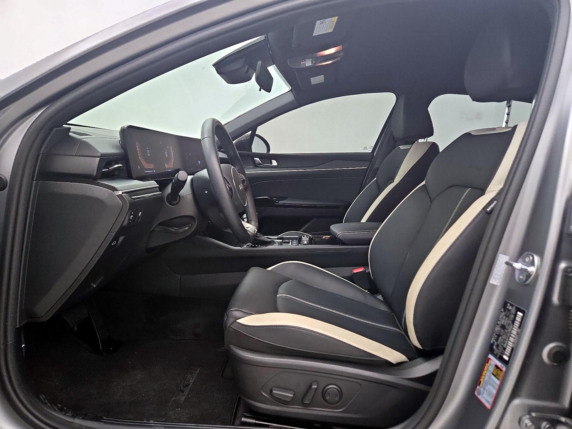 Thumbnail: 2025 Kia K5 - 11