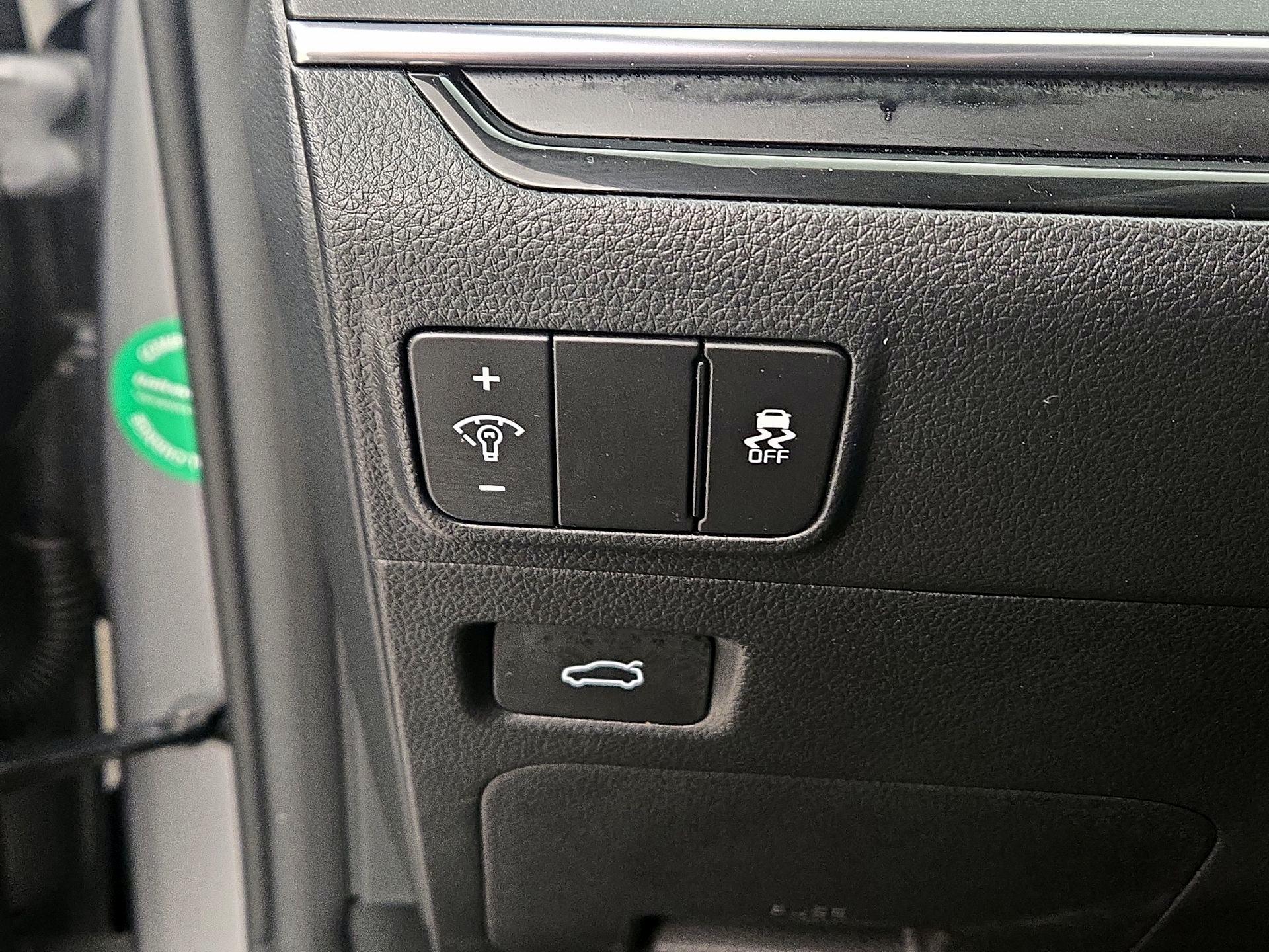 Thumbnail: 2025 Kia K5 - 13