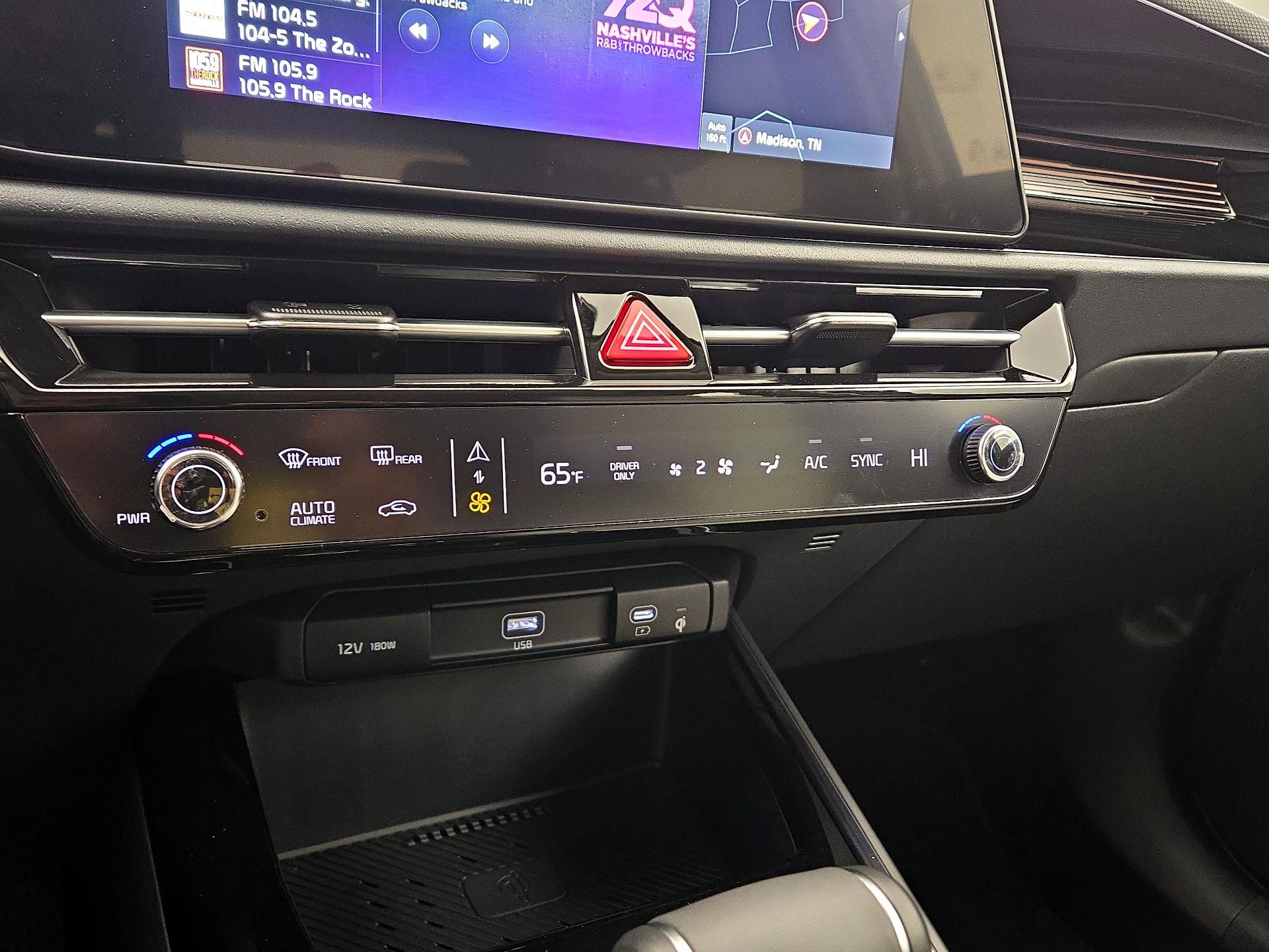 Thumbnail: 2025 Kia Niro - 17