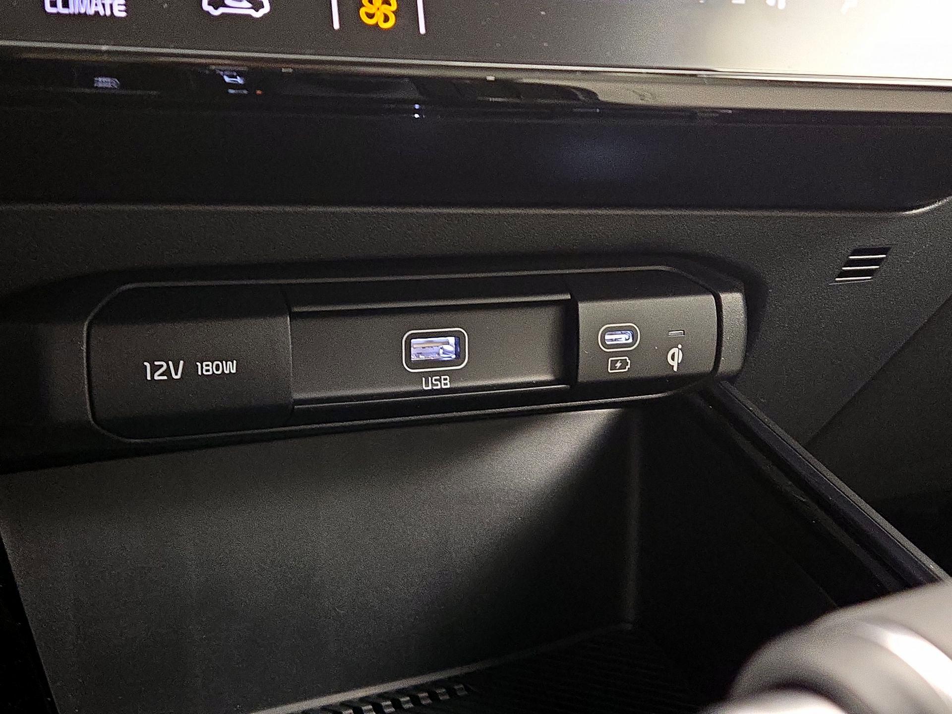 Thumbnail: 2025 Kia Niro - 19