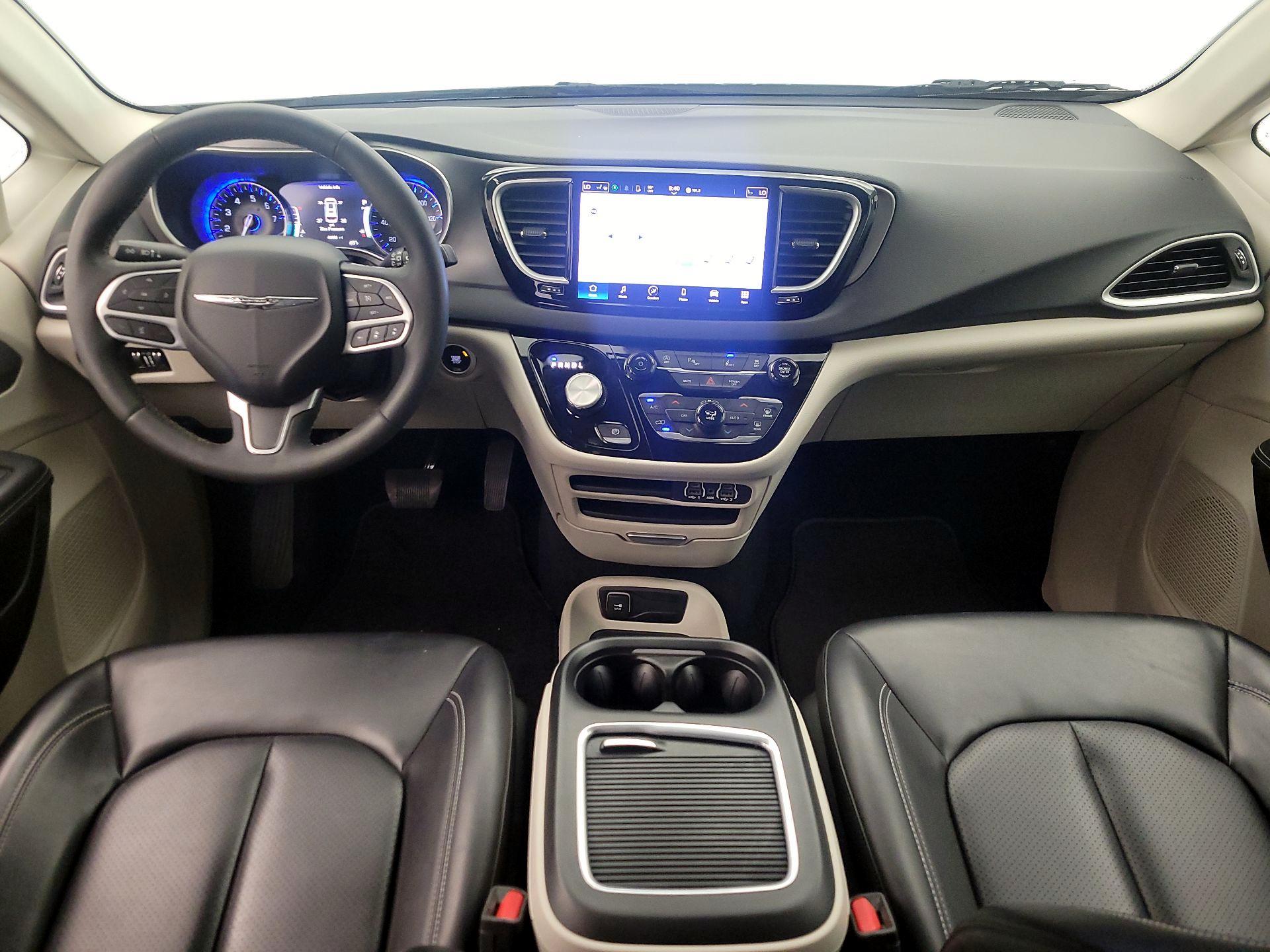 Thumbnail: 2023 Chrysler Pacifica - 9