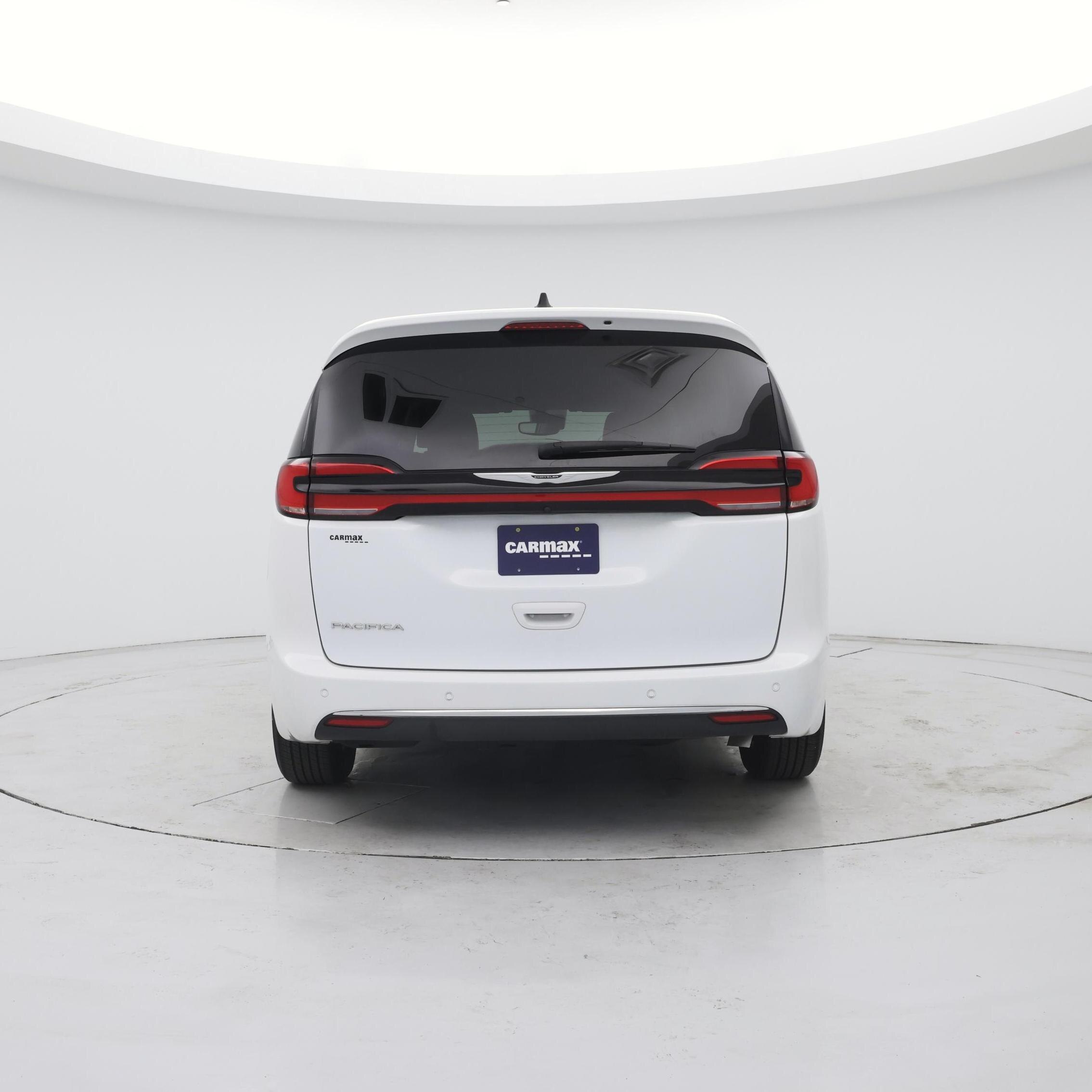 Thumbnail: 2023 Chrysler Pacifica - 6