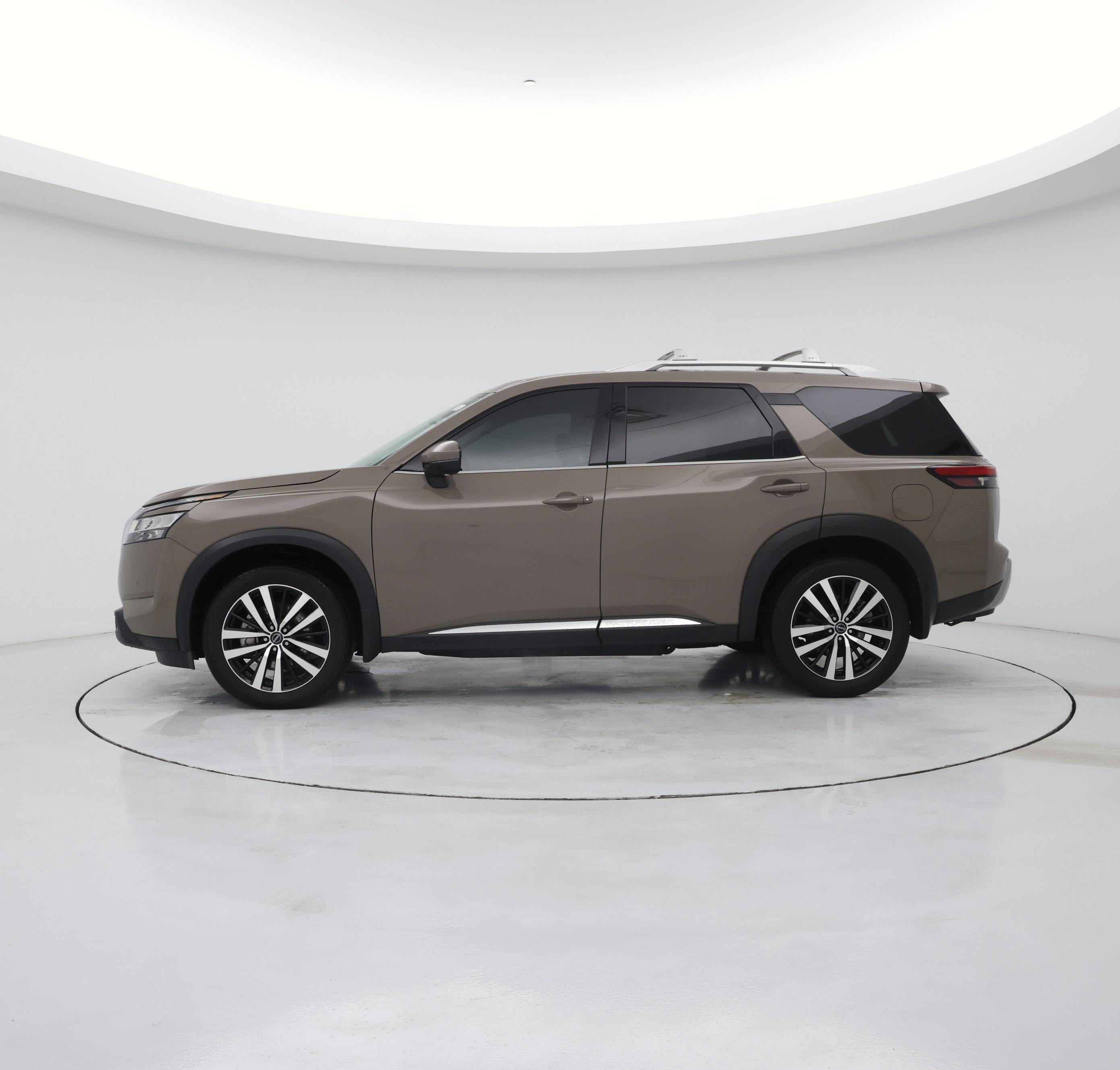 Thumbnail: 2024 Nissan Pathfinder - 3