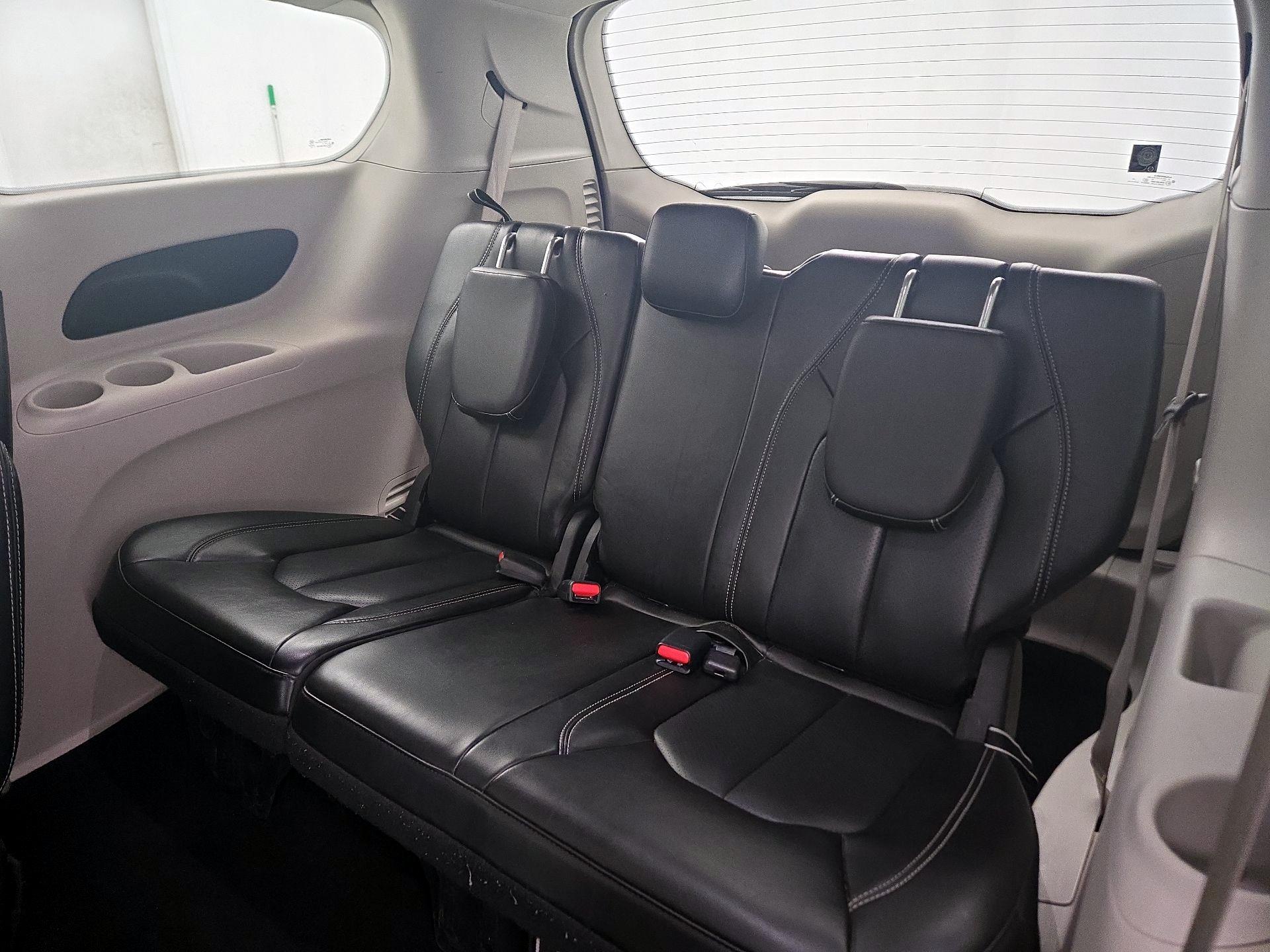 Thumbnail: 2023 Chrysler Pacifica - 20