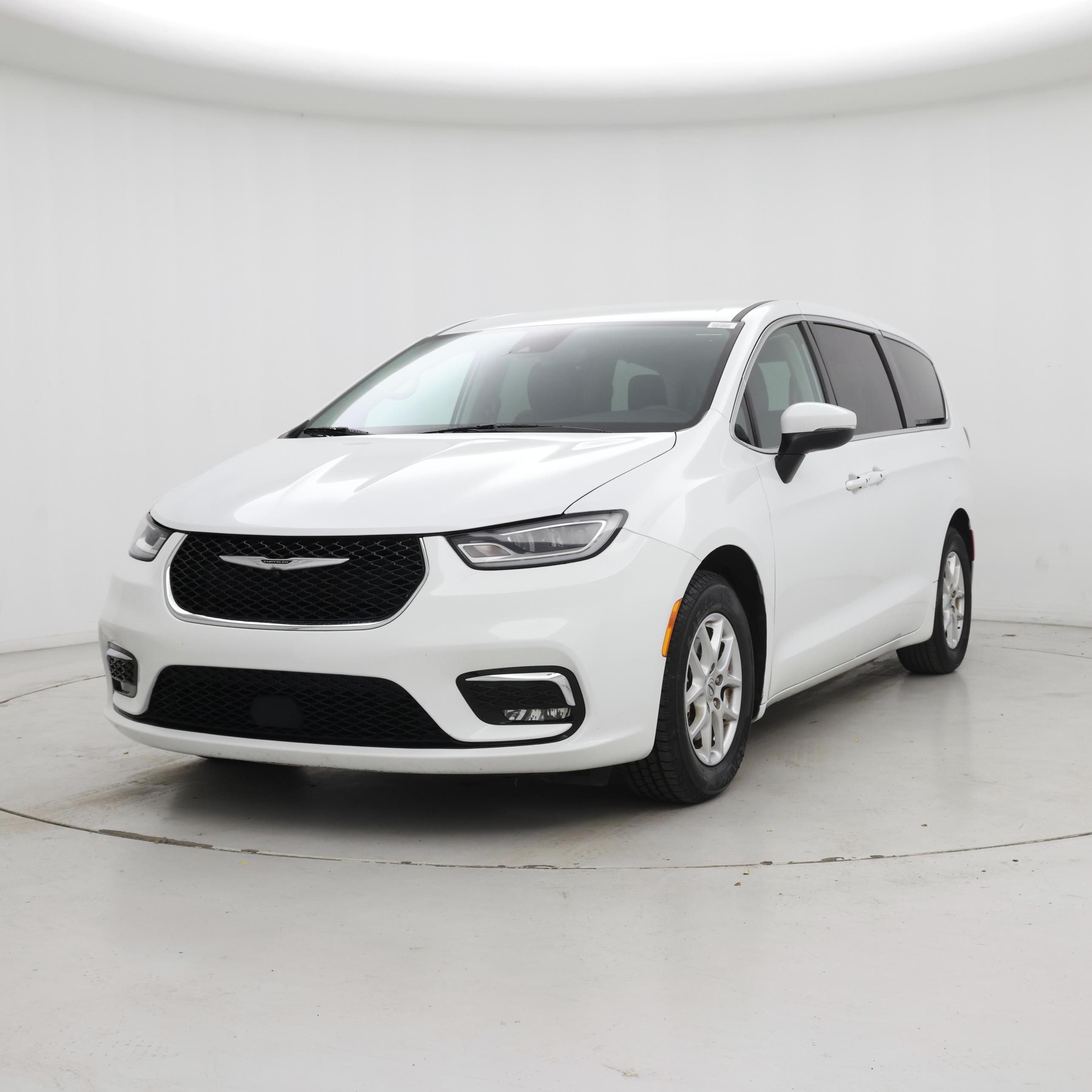 Thumbnail: 2023 Chrysler Pacifica - 4