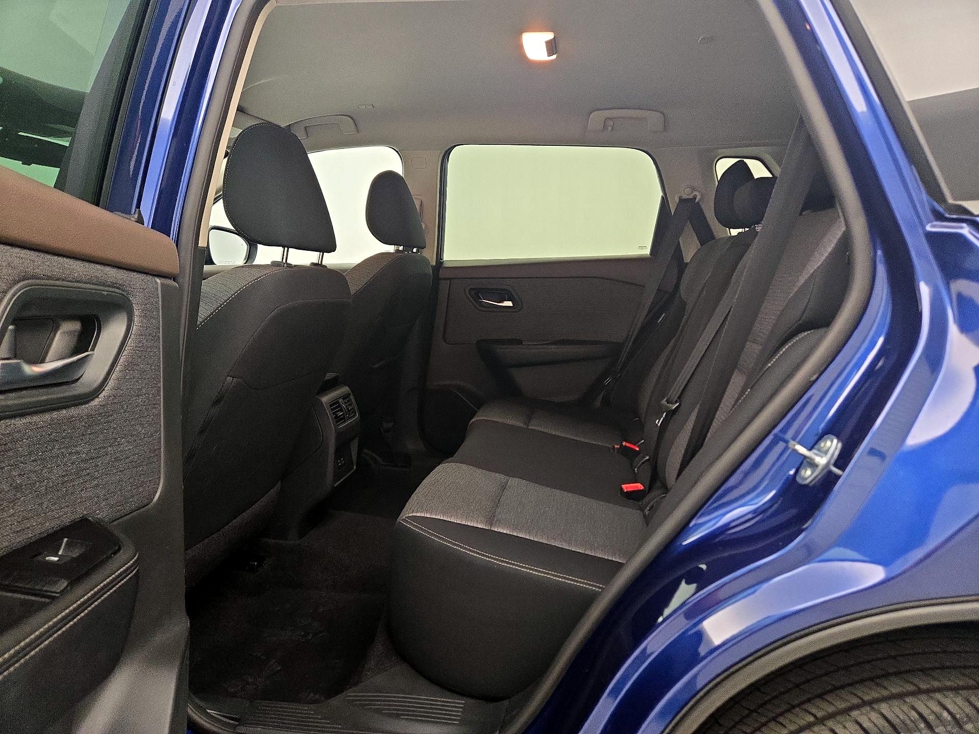 Thumbnail: 2023 Nissan Rogue - 19