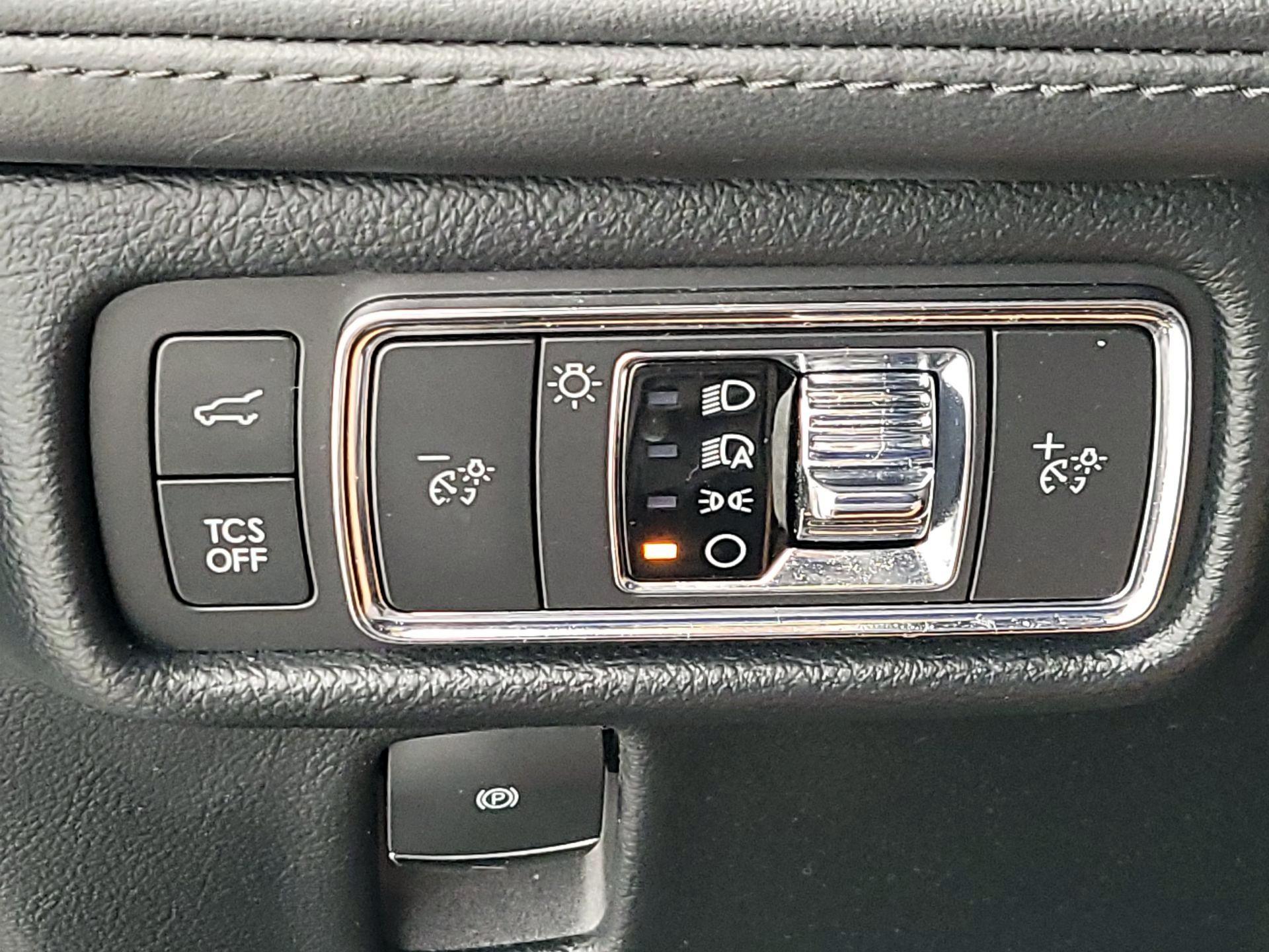 Thumbnail: 2021 Lincoln Nautilus - 13