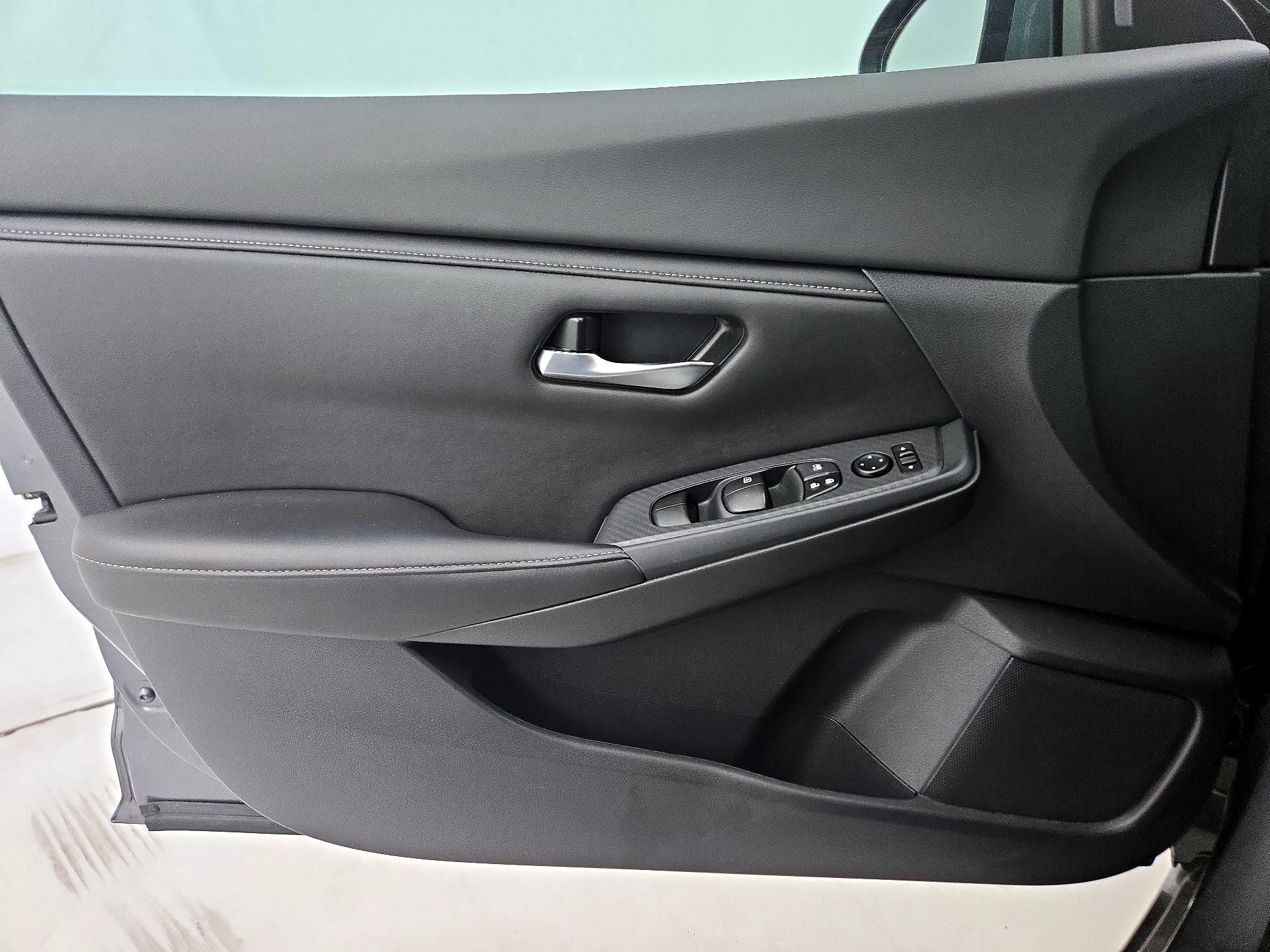 Thumbnail: 2022 Nissan Sentra - 12