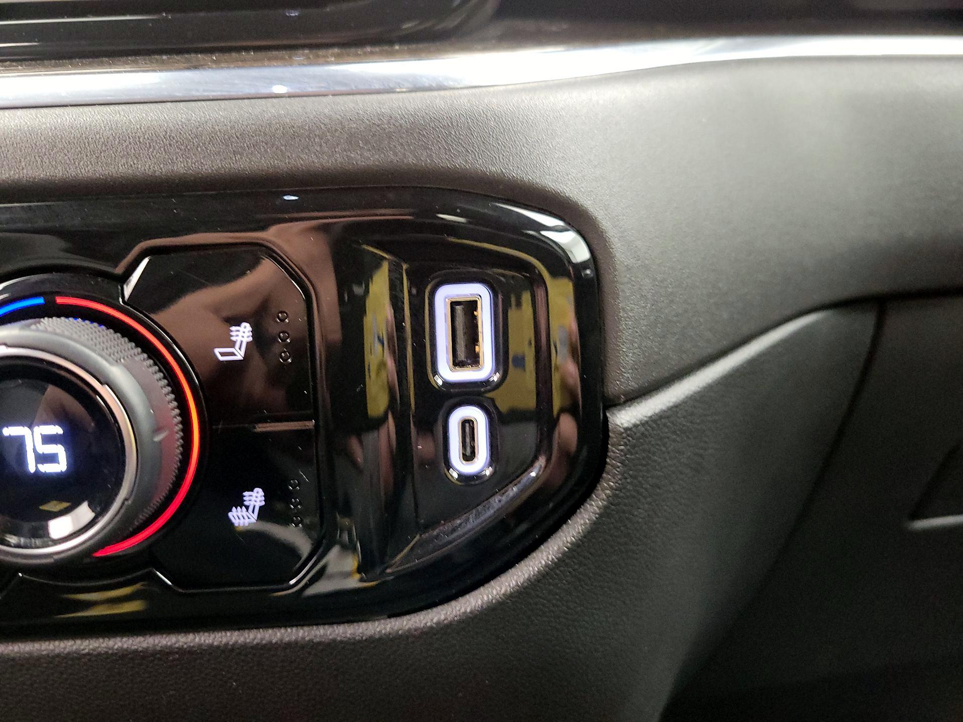 Thumbnail: 2024 Chevrolet Silverado 1500 - 18