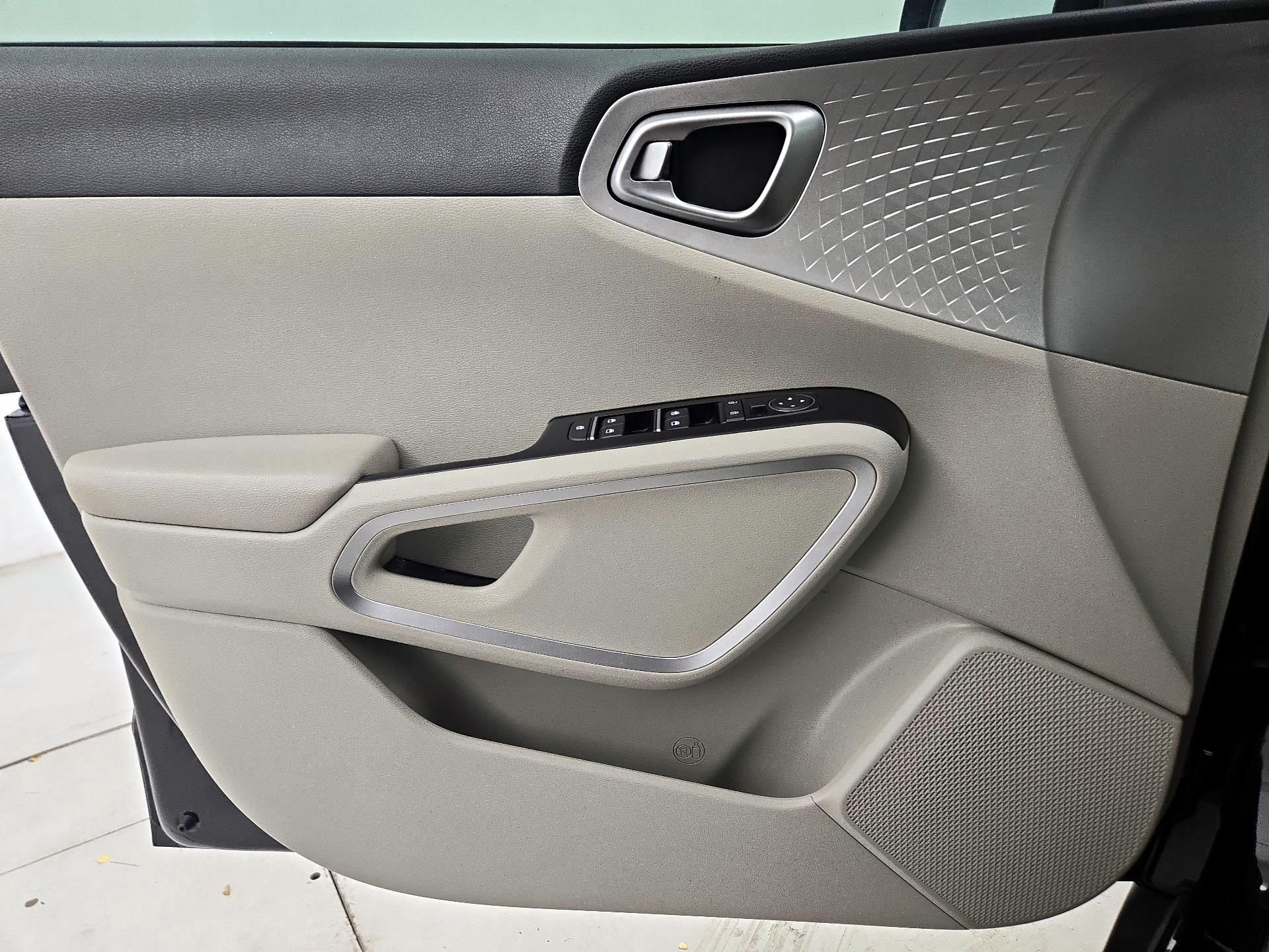 Thumbnail: 2021 Kia Soul - 12