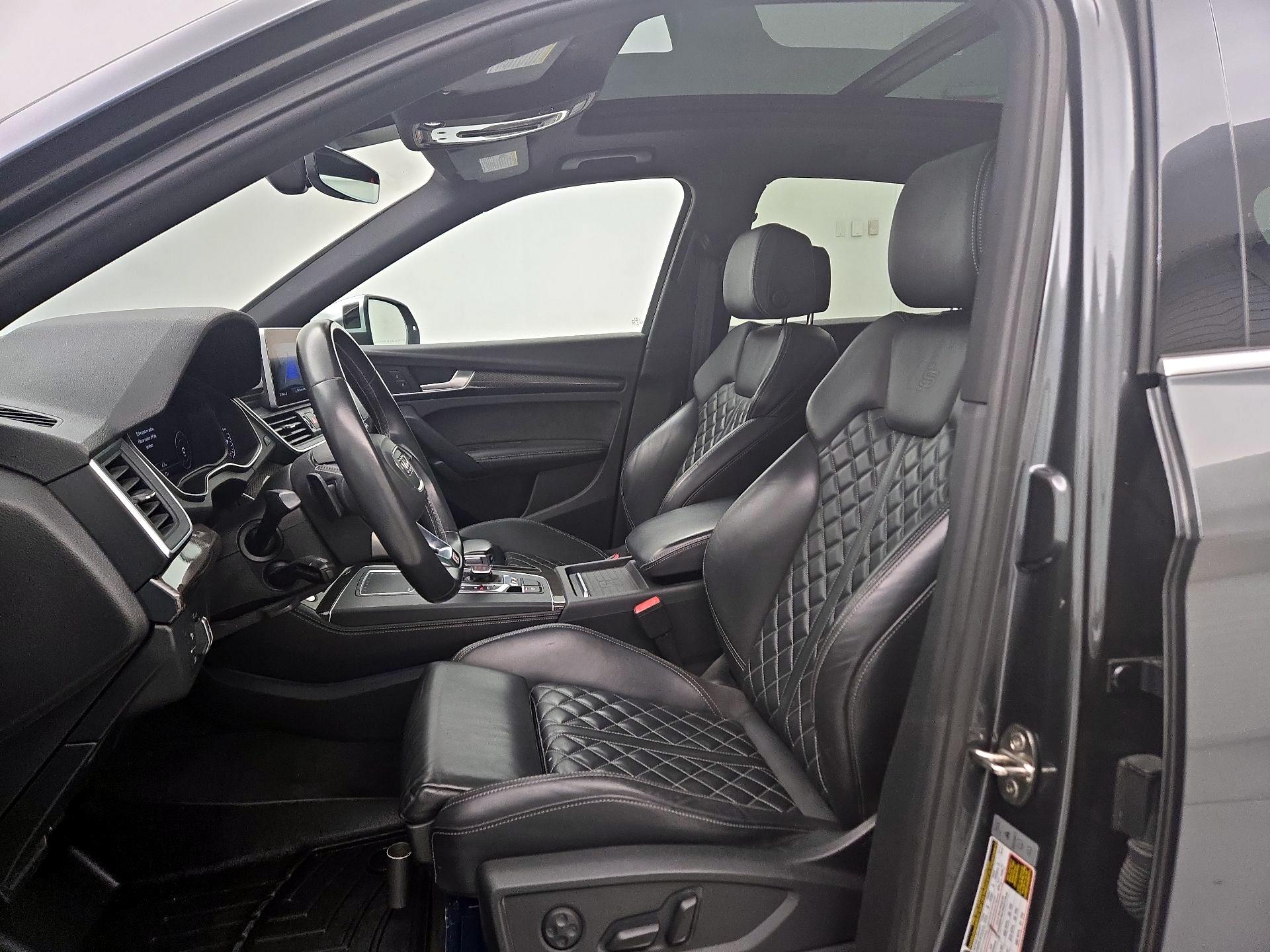 Thumbnail: 2020 Audi SQ5 - 11